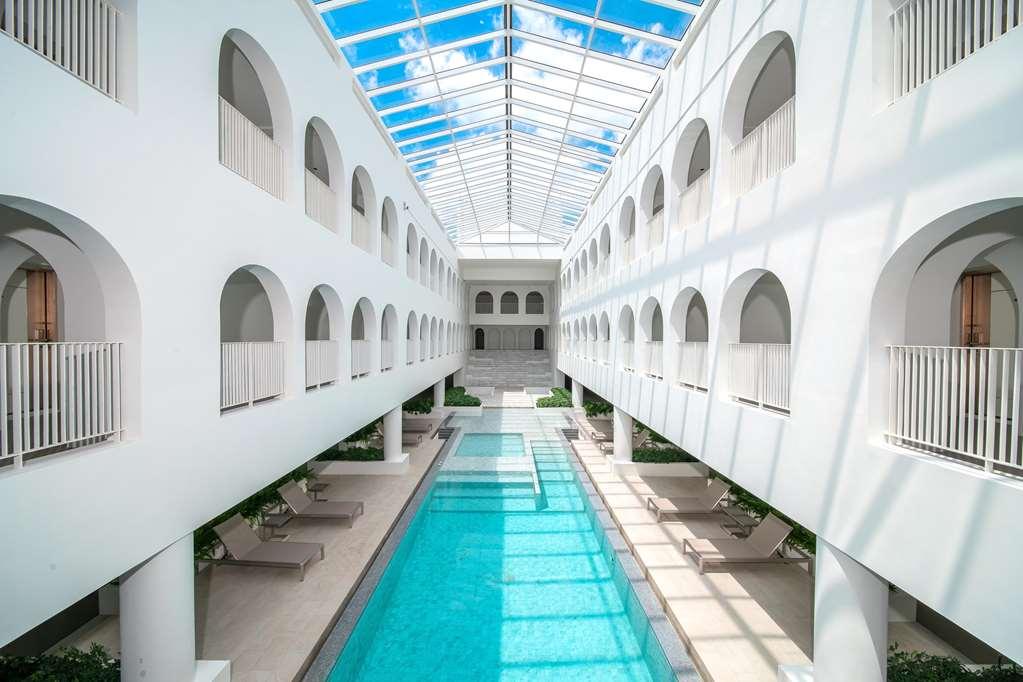 Hotel Away Riverside Kene 4*