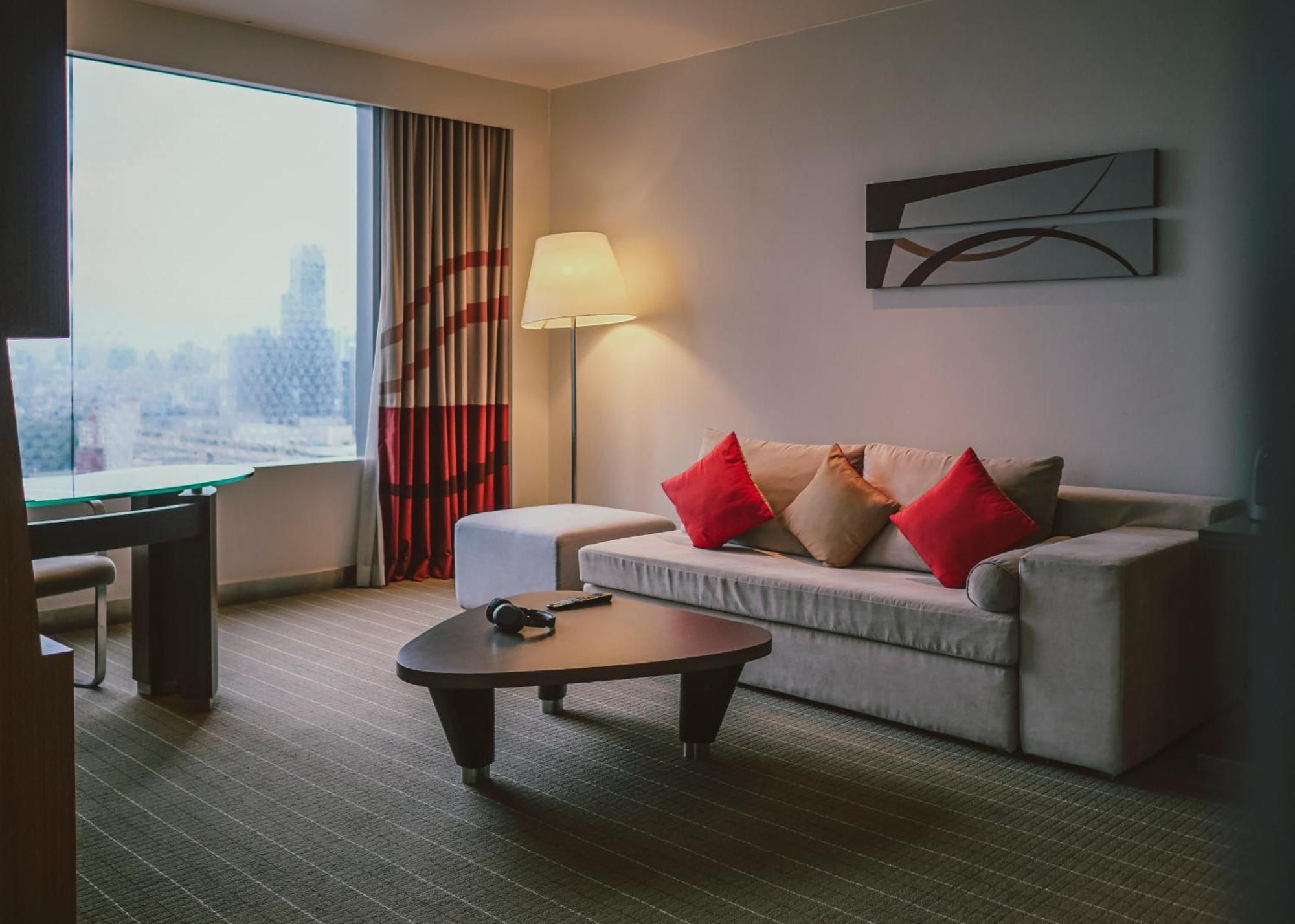 Novotel Ploenchit Sukhumvit - Sha Extra Hotel