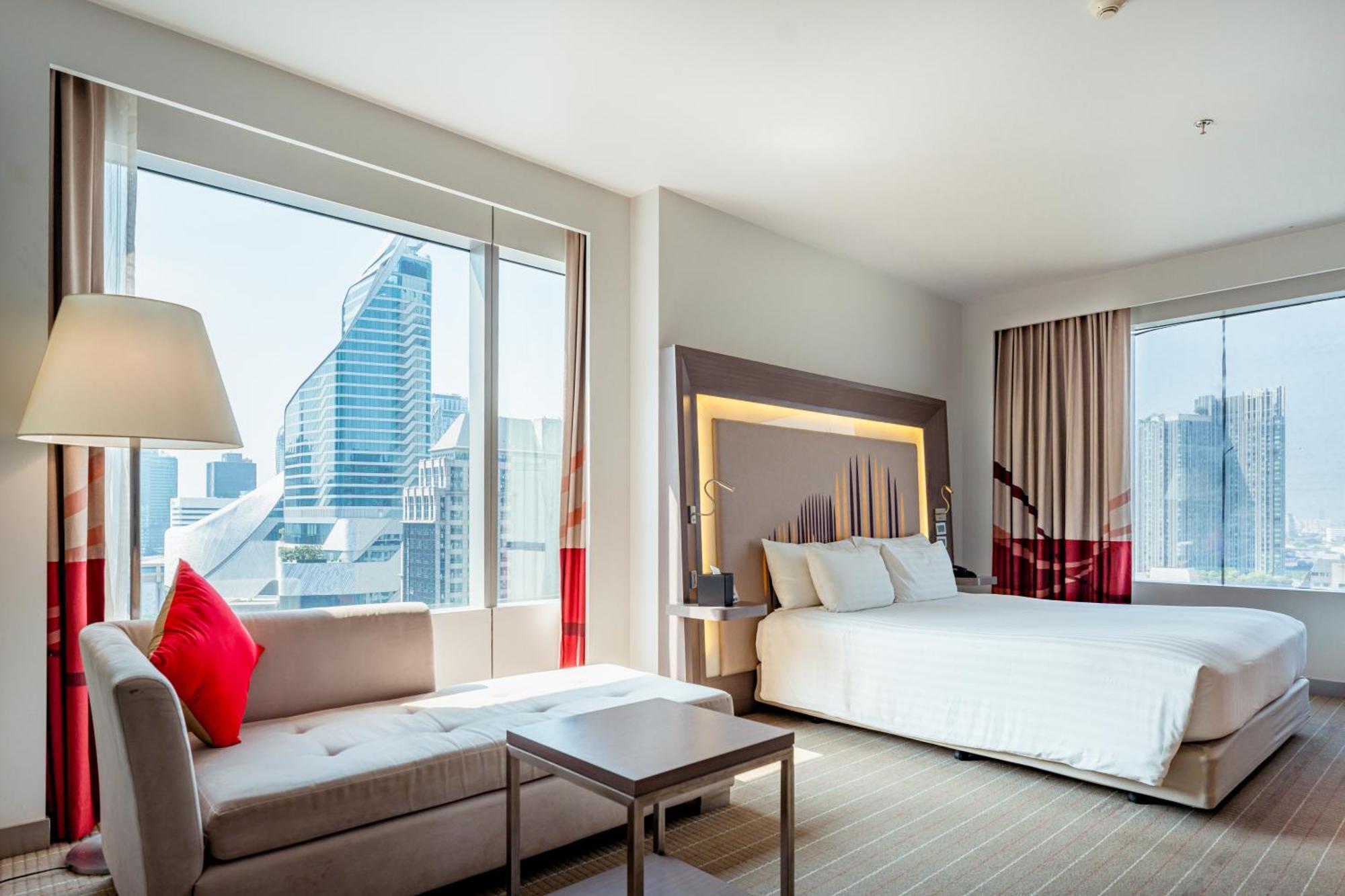 Novotel Ploenchit Sukhumvit - Sha Extra Hotel 4*