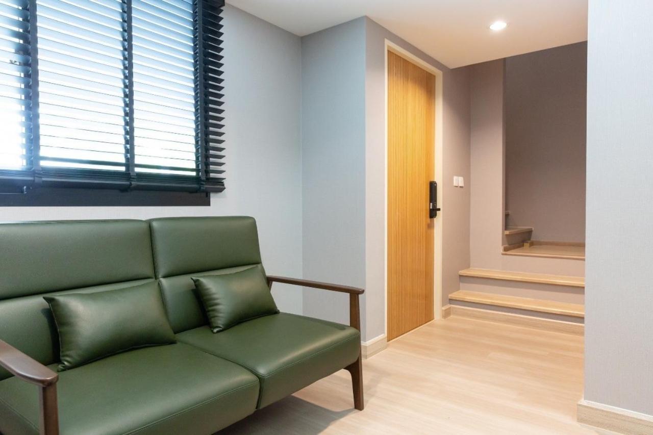 3 Bedroom 3 Bathroom, Luxury Home, Near Ekkamai Apartment