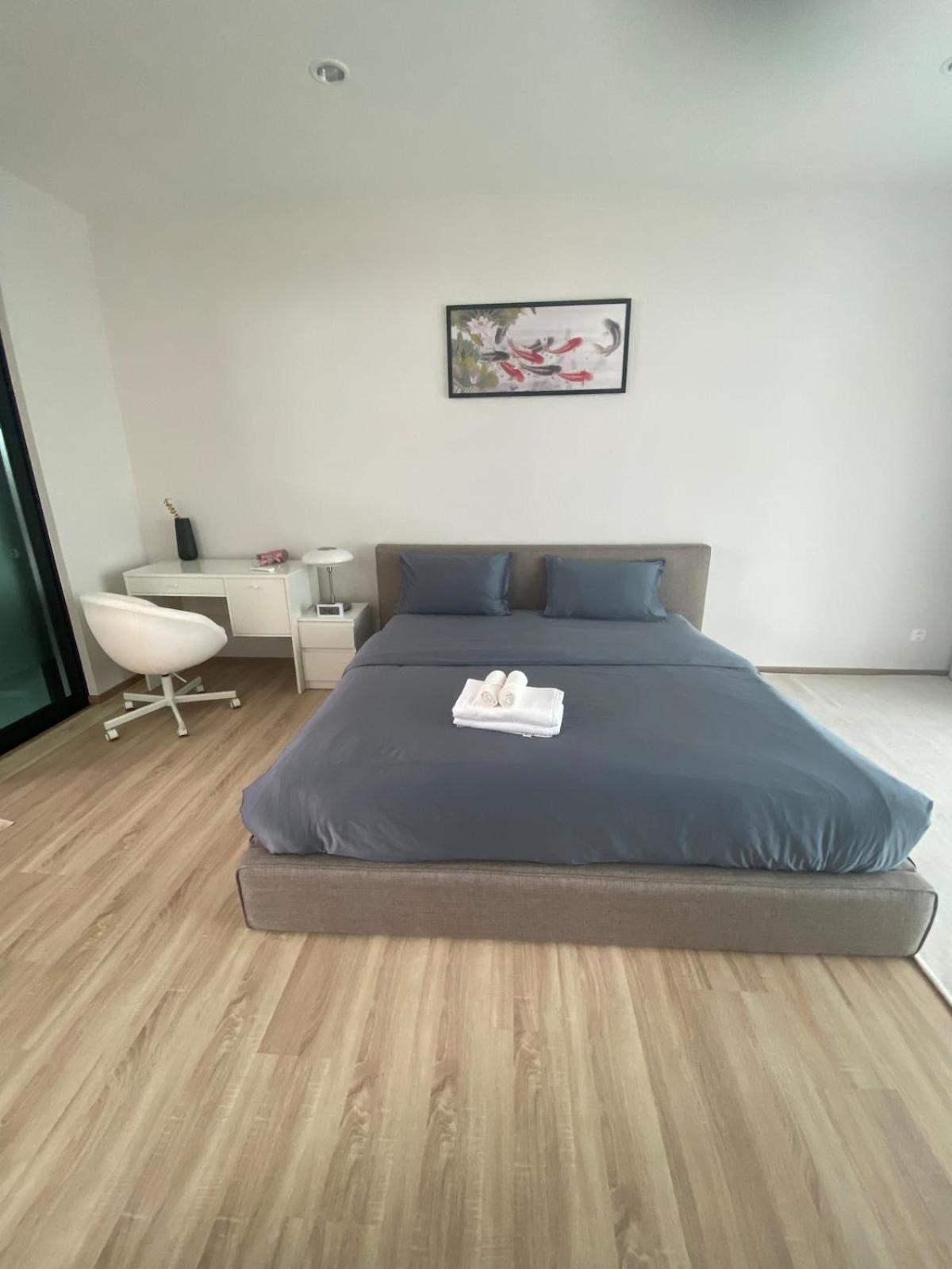 3 Bedroom 3 Bathroom, Luxury Home, Near Ekkamai Apartment