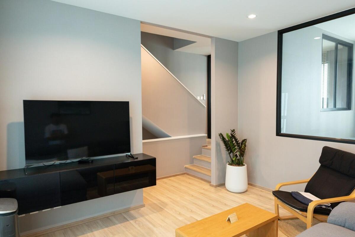 Apartment 3 Bedroom 3 Bathroom, Luxury Home, Near Ekkamai