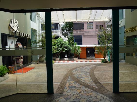 Apartment Young Place