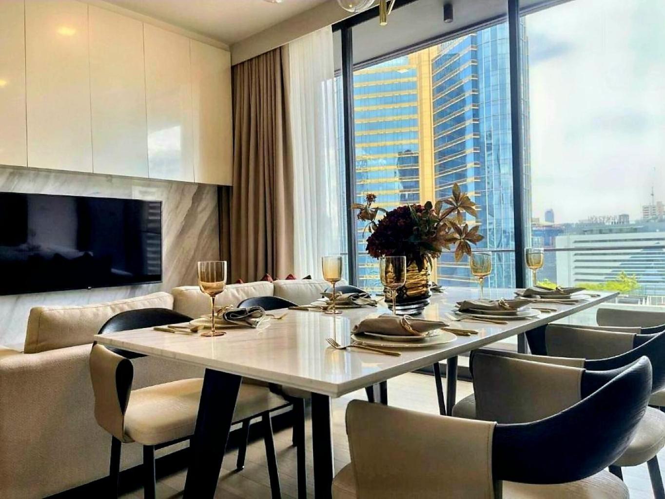 Luxury Sukhumvit Asoke Nana 65 Sqm Sleeps 4 Apartment *