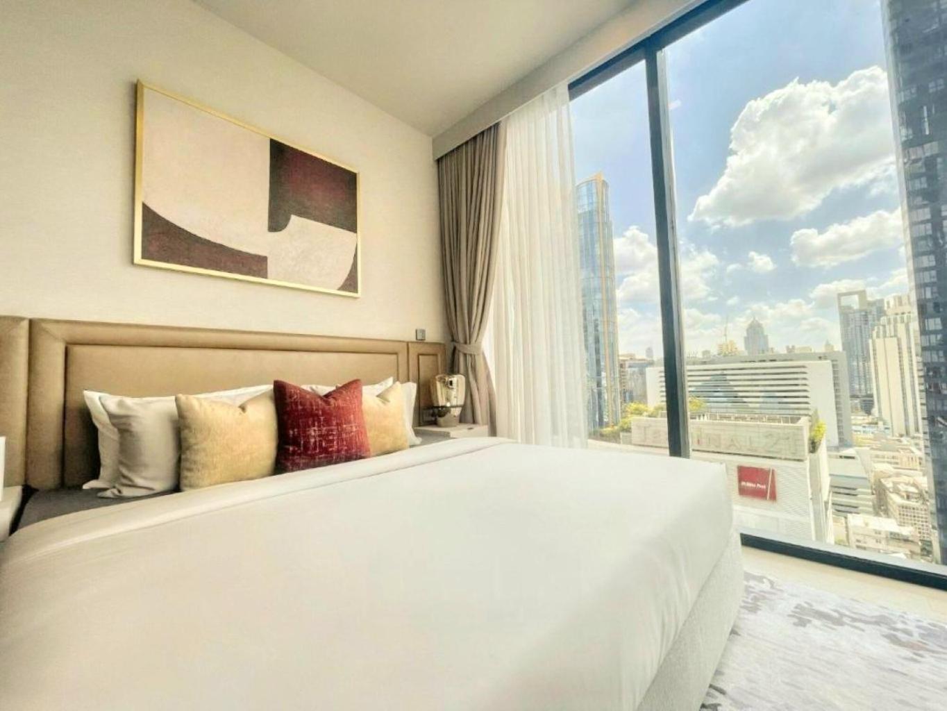 Luxury Sukhumvit Asoke Nana 65 Sqm Sleeps 4 *