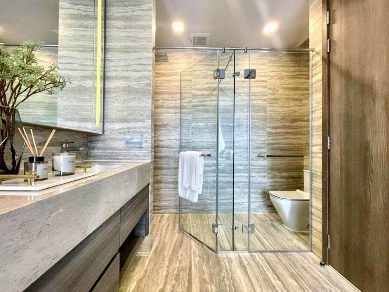 Luxury Sukhumvit Asoke Nana 65 Sqm Sleeps 4 *