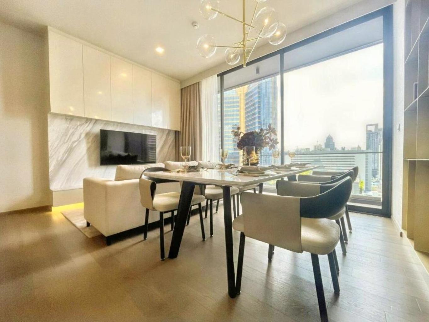 Luxury Sukhumvit Asoke Nana 65 Sqm Sleeps 4 Apartment *