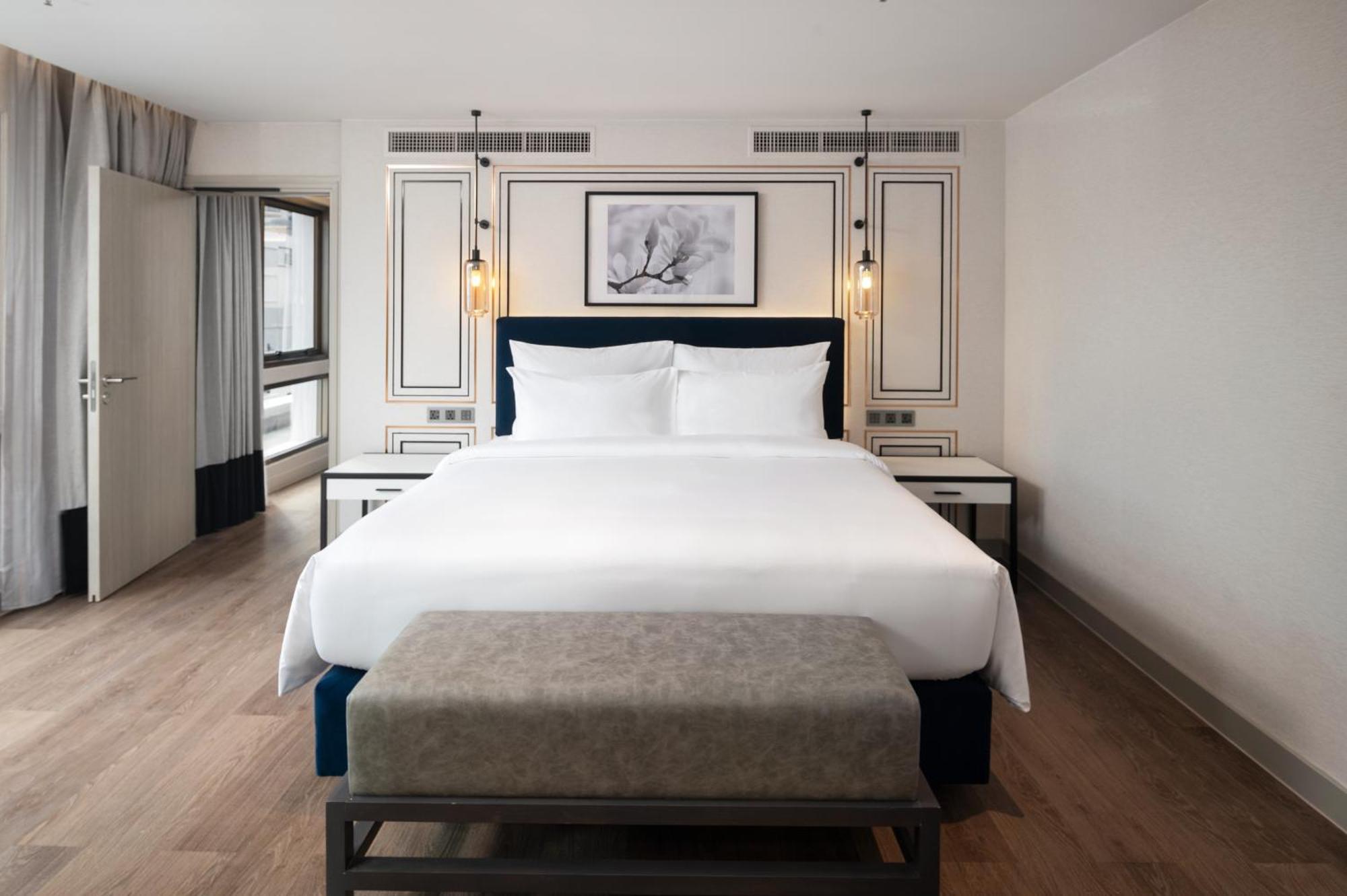 Radisson Chateau De Hotel 4*