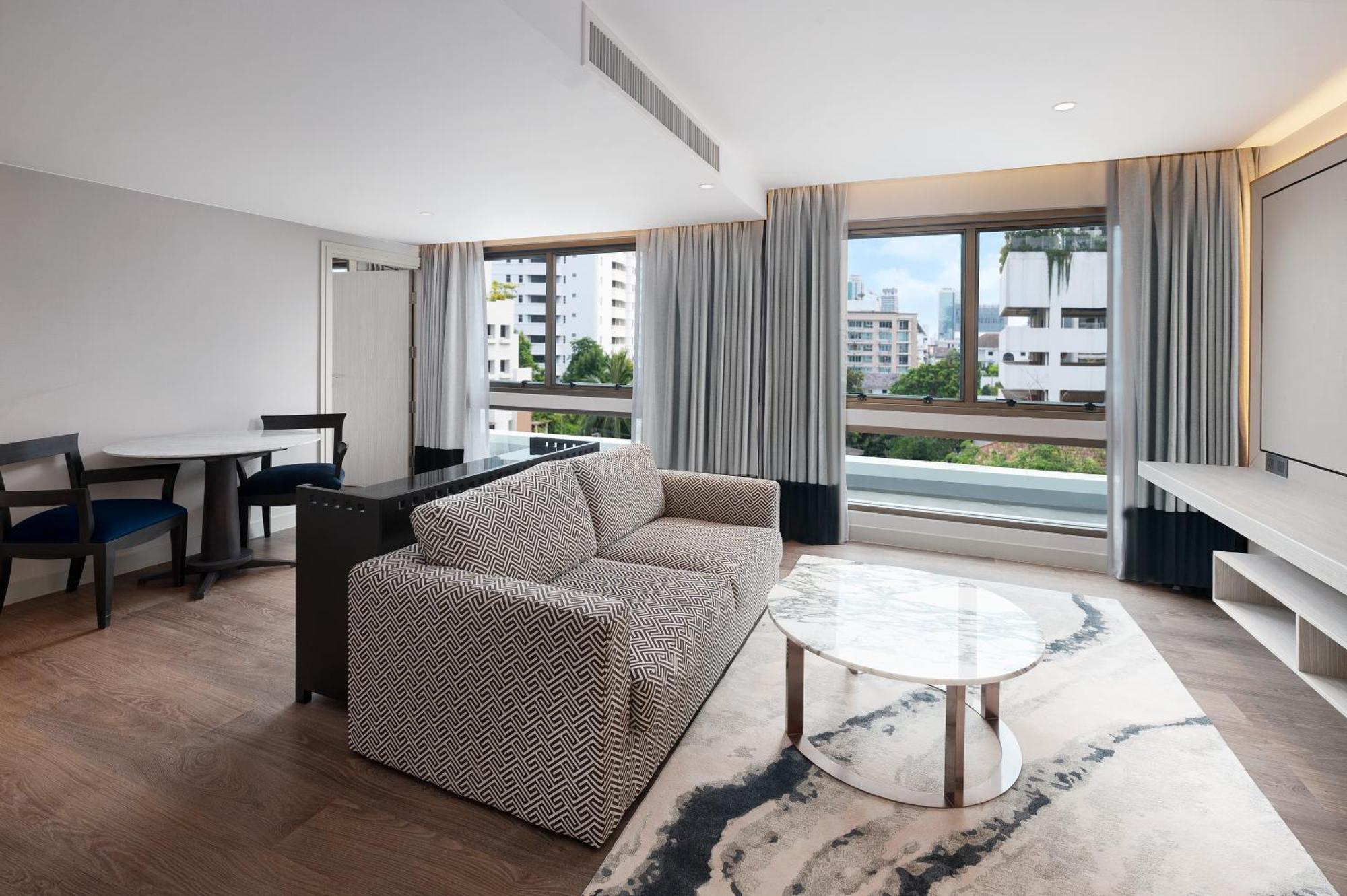 Radisson Chateau De Hotel 4*