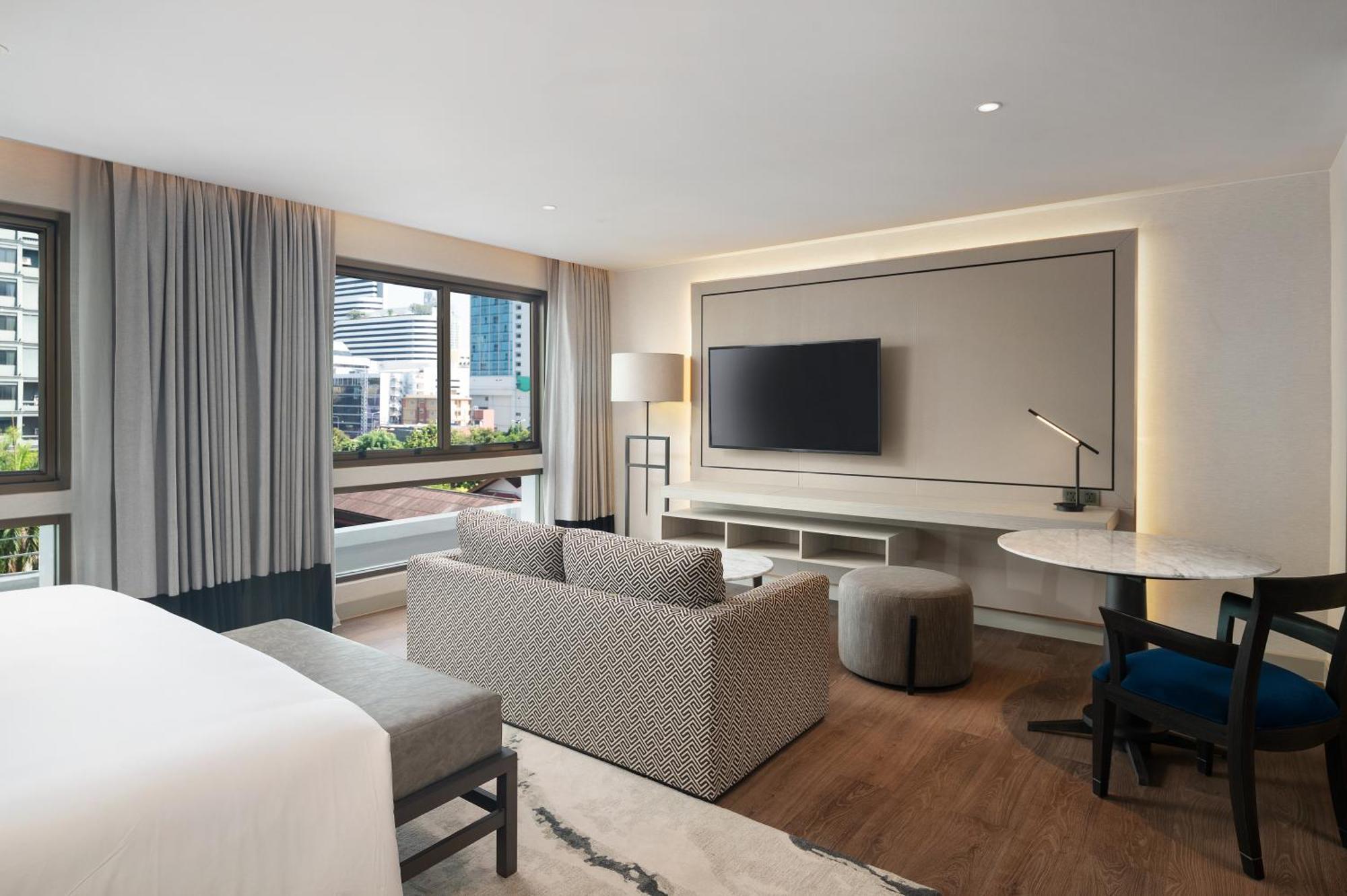 Radisson Chateau De Hotel 4*