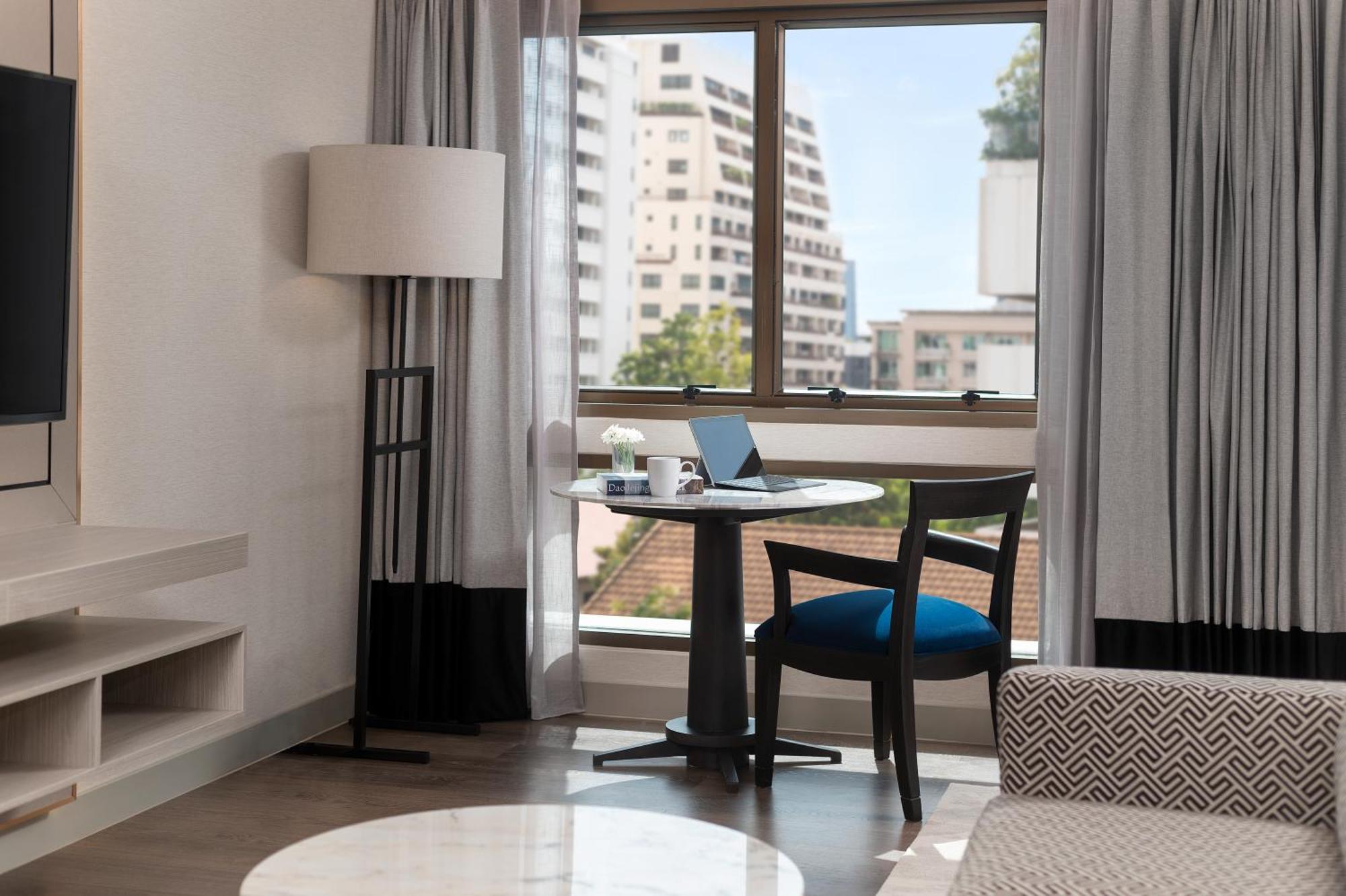 Radisson Chateau De Hotel
