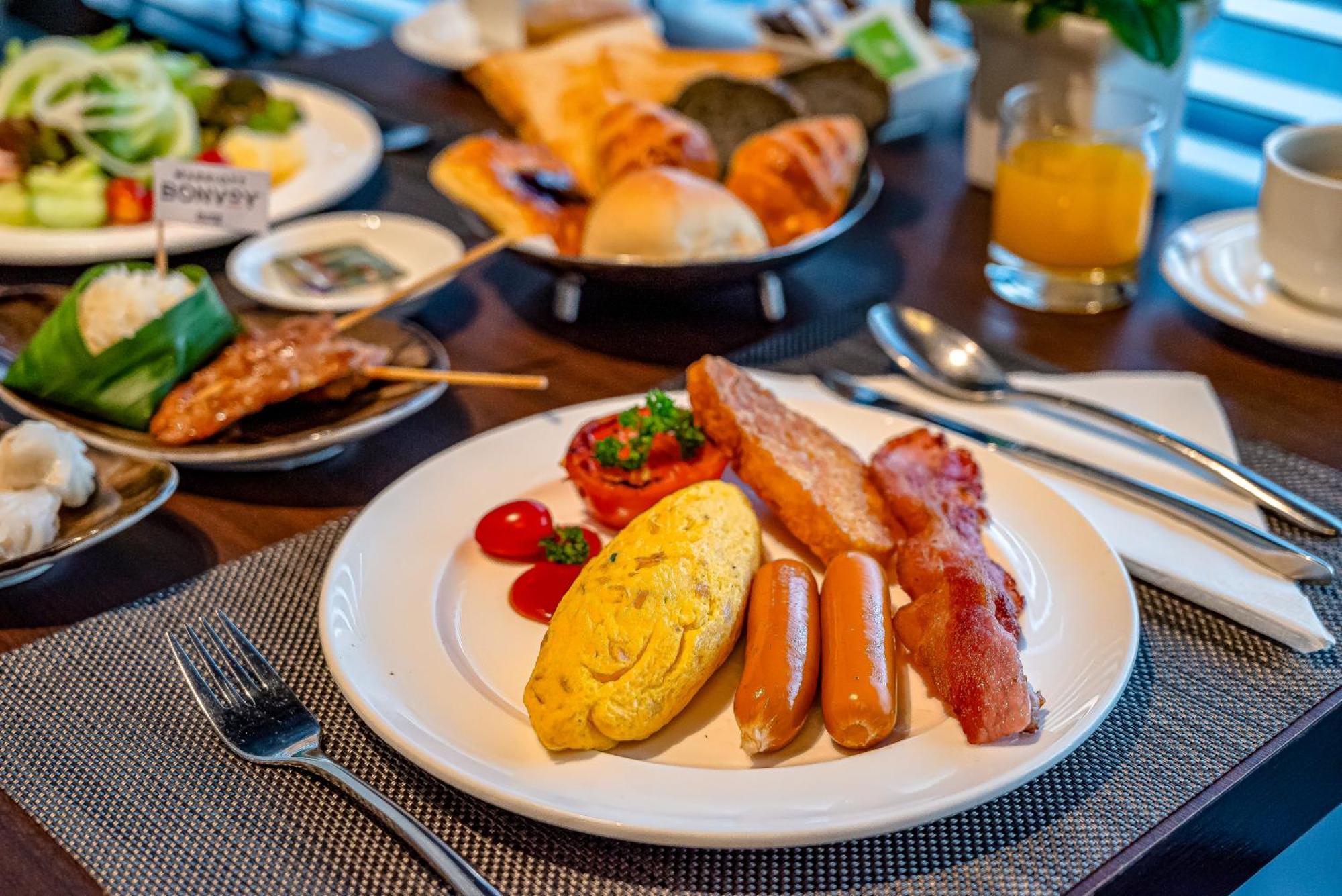 Novotel Ploenchit Sukhumvit - Sha Extra 4* Bangkok