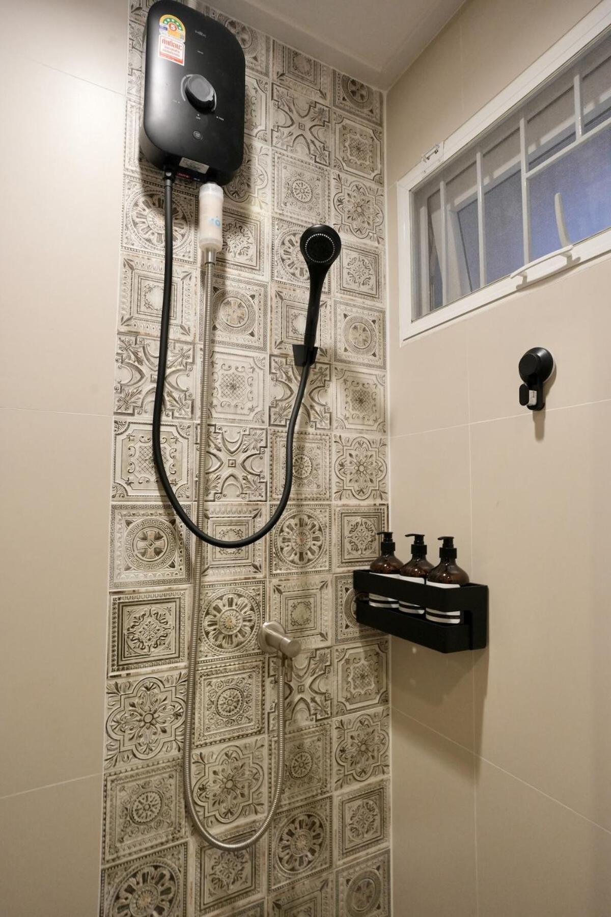 Nivas Wanit 2br 1sfb Yaowarat Mrt Entirehome 80sqm