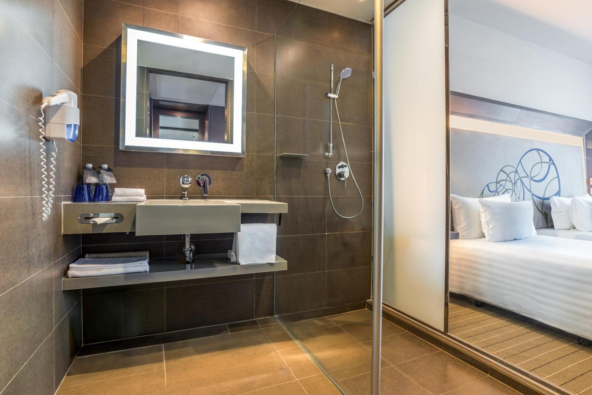 Novotel Ploenchit Sukhumvit - Sha Extra Hotel 4*