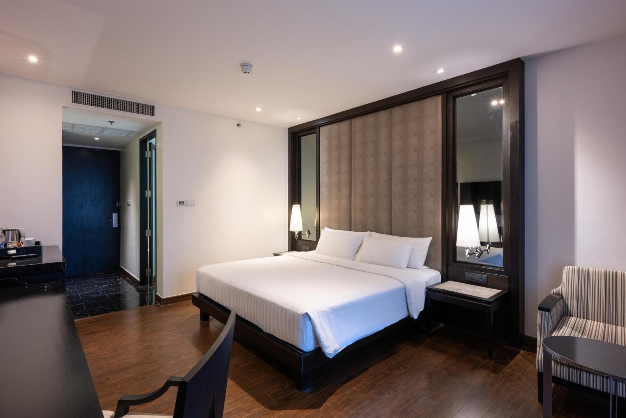 M\u00f6venpick Sukhumvit 15 Hotel