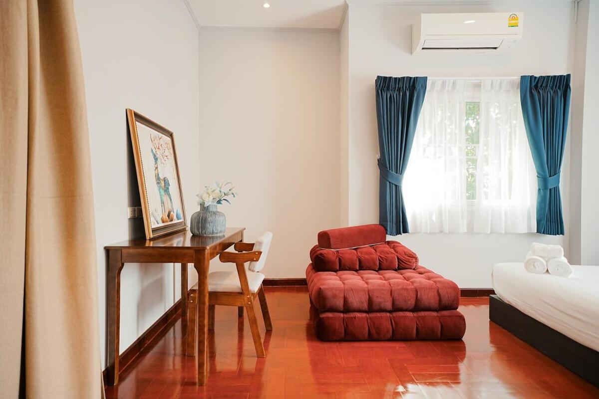 906 Center Single Pool Bts Asok 5 Bedrooms 6 Bathrooms *