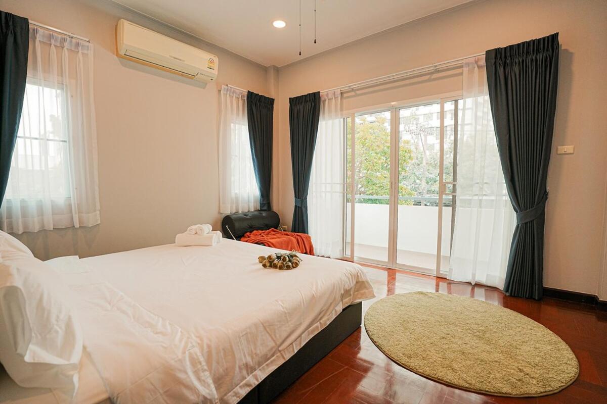 906 Center Single Pool Bts Asok 5 Bedrooms 6 Bathrooms