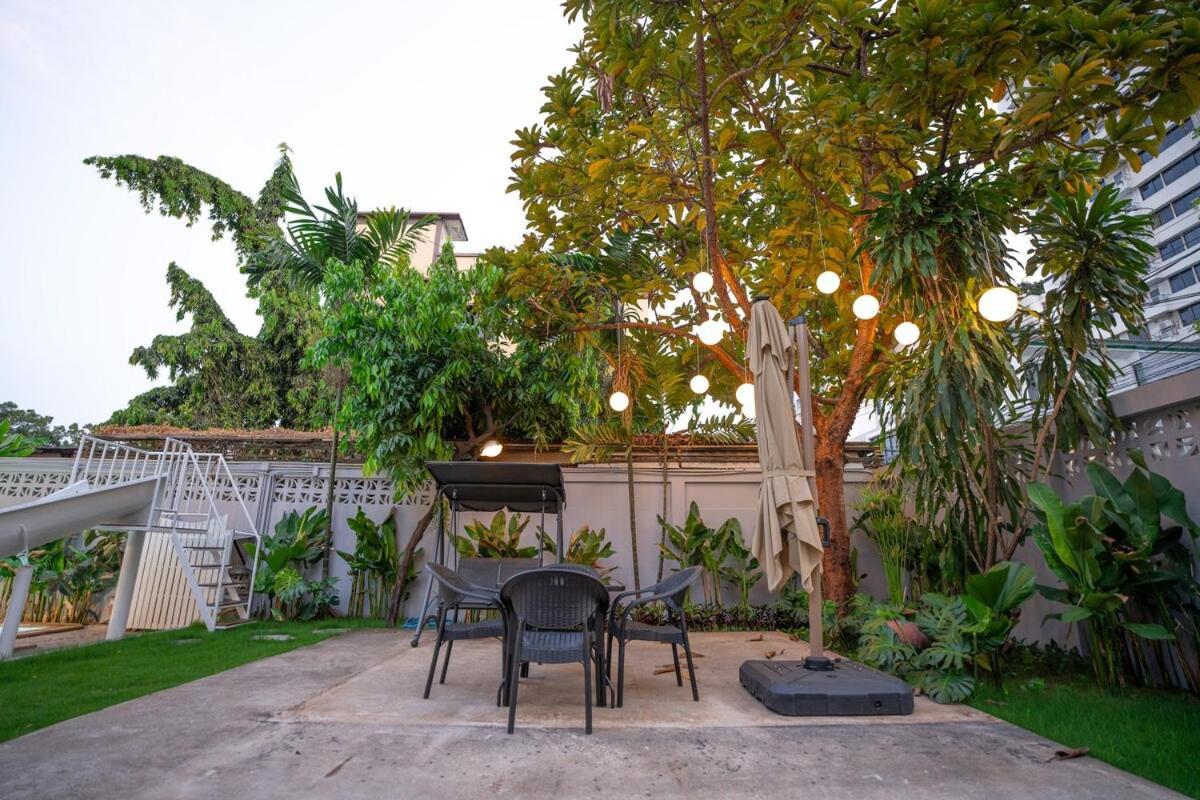 Villa 906 Center Single Pool Bts Asok 5 Bedrooms 6 Bathrooms Bangkok