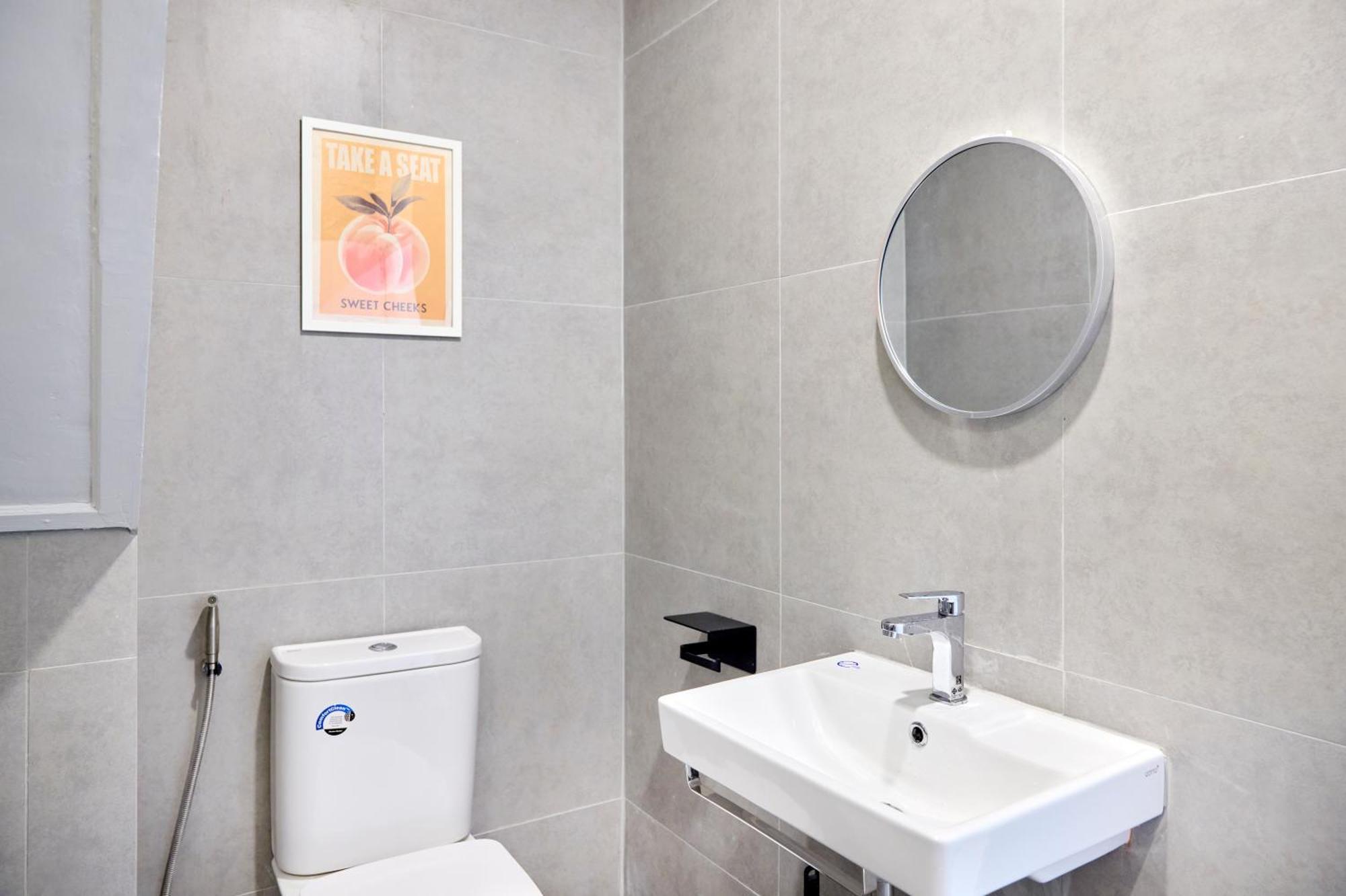 Cozy&modern 6-br Home, 14pax - Central, 5mins Bts Ferienhaus Bangkok