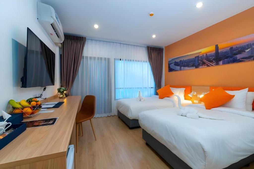 7 Days Premium Don Meaung Airport Hotel