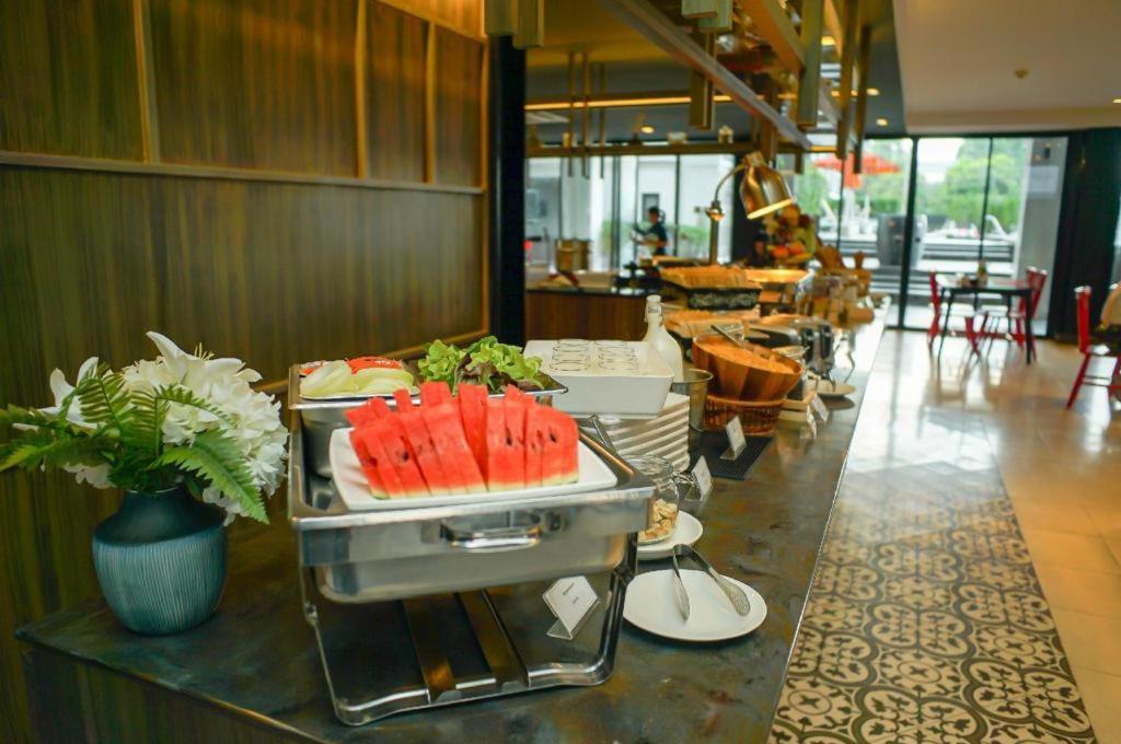 7 Days Premium Don Meaung Airport