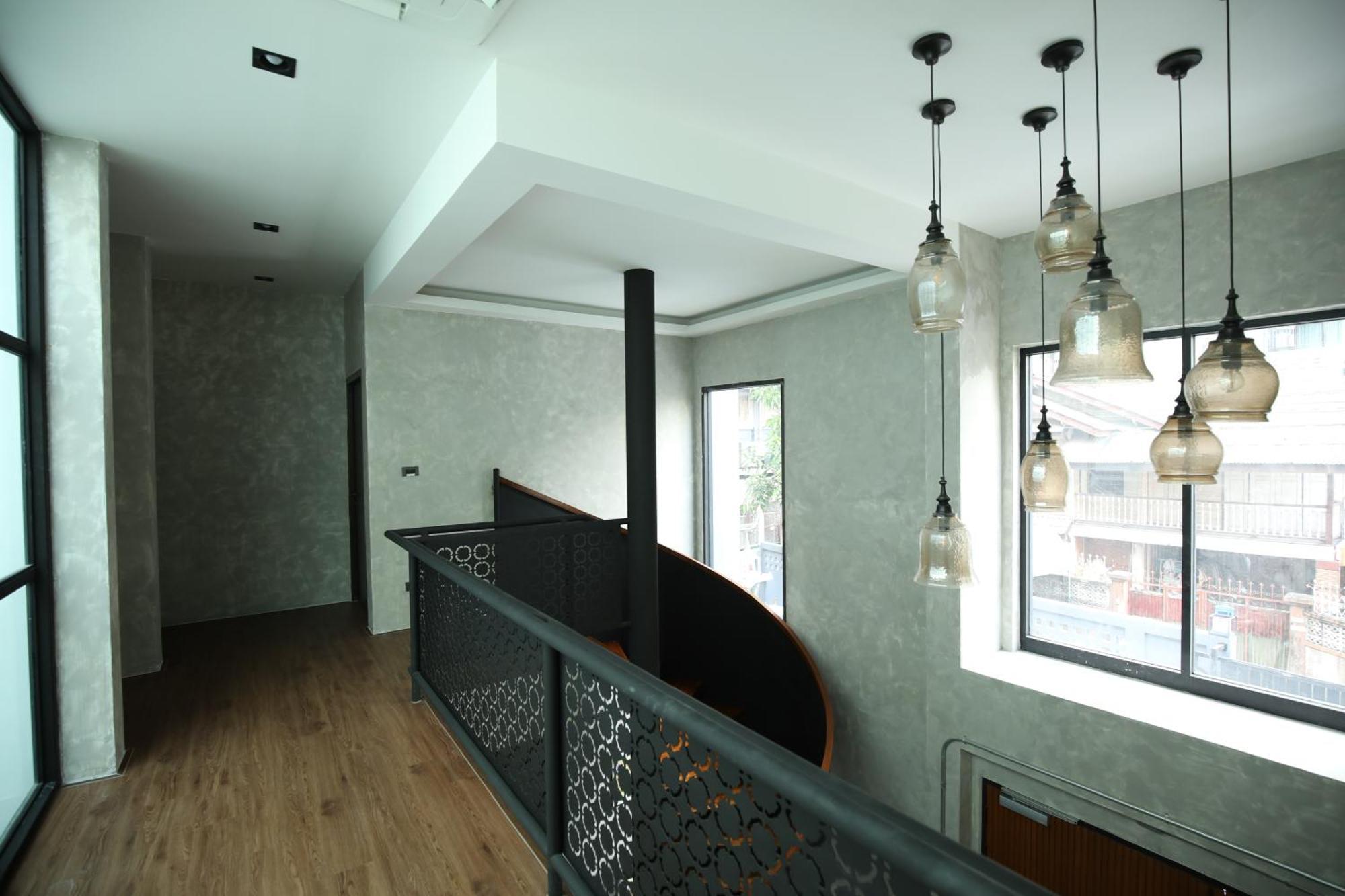 Ferienhaus Chic Ekkamai Escape Near Bts, Dining & Nightlife Bangkok