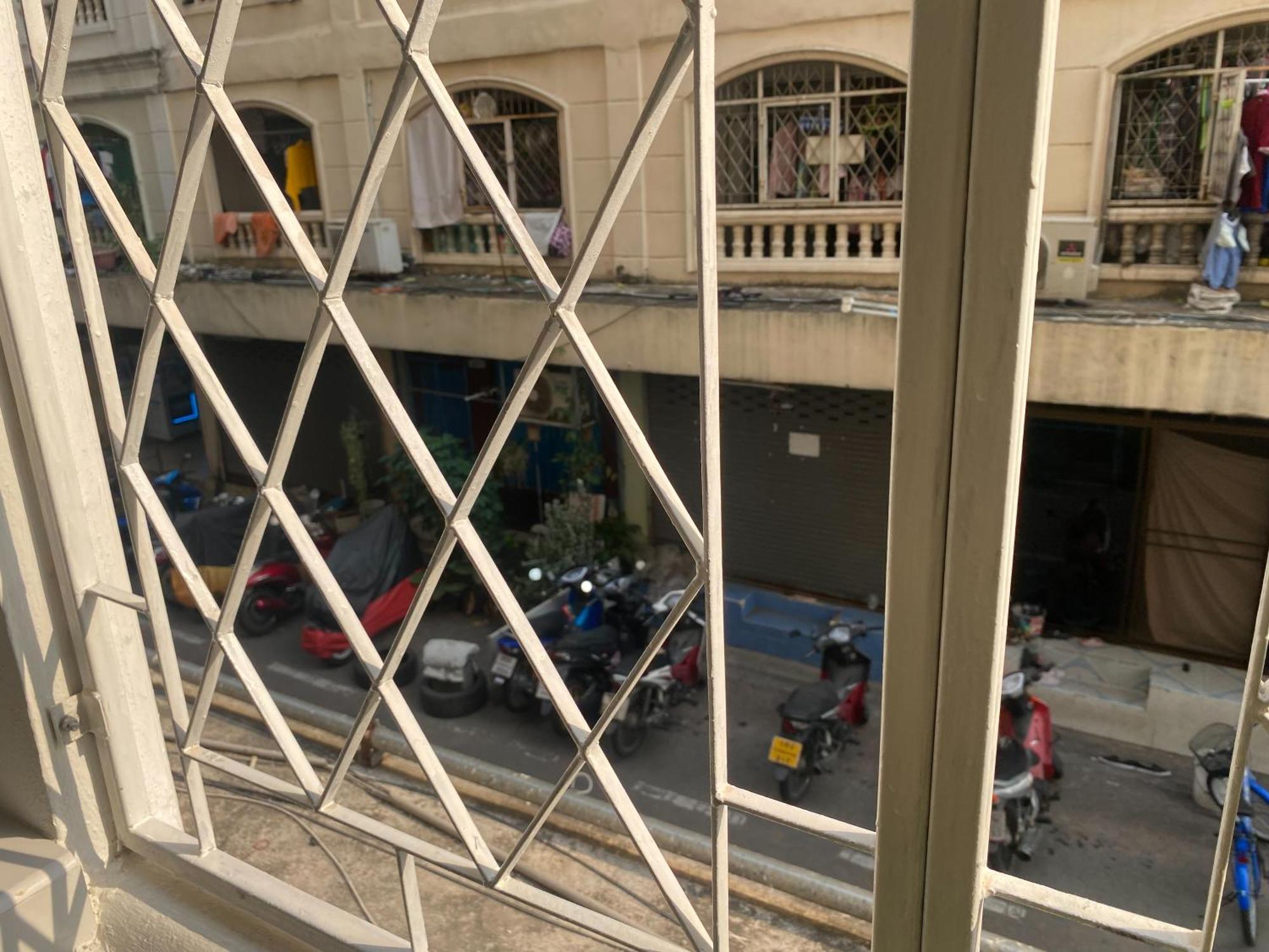 Apartment Niran 3 Close To Mega Bangna, Ikea 15mins To Airport