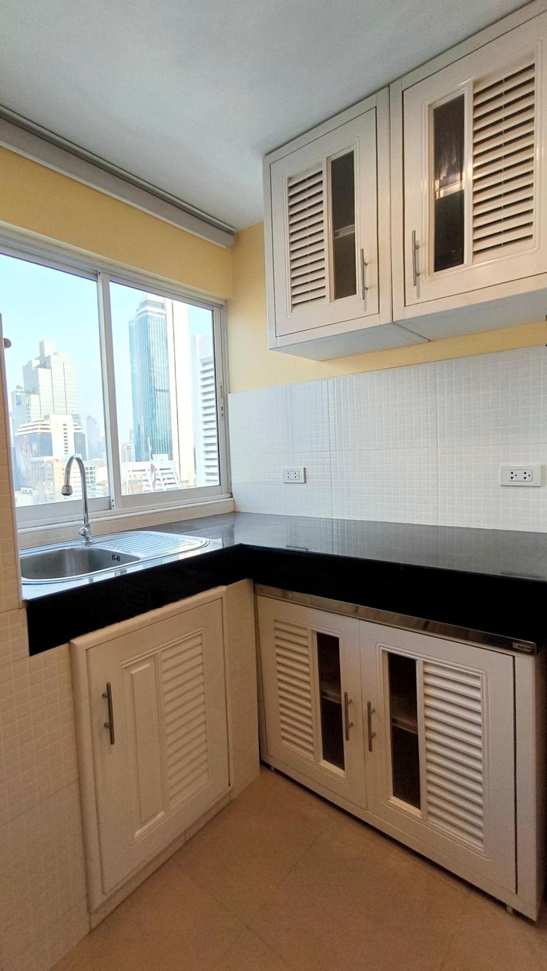 Apartment Silom 1bedroom With 2 Kings Bed For 4 Persons Bangkok