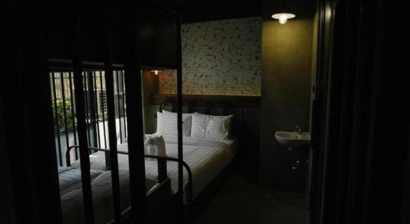 Hostel Sook Station *