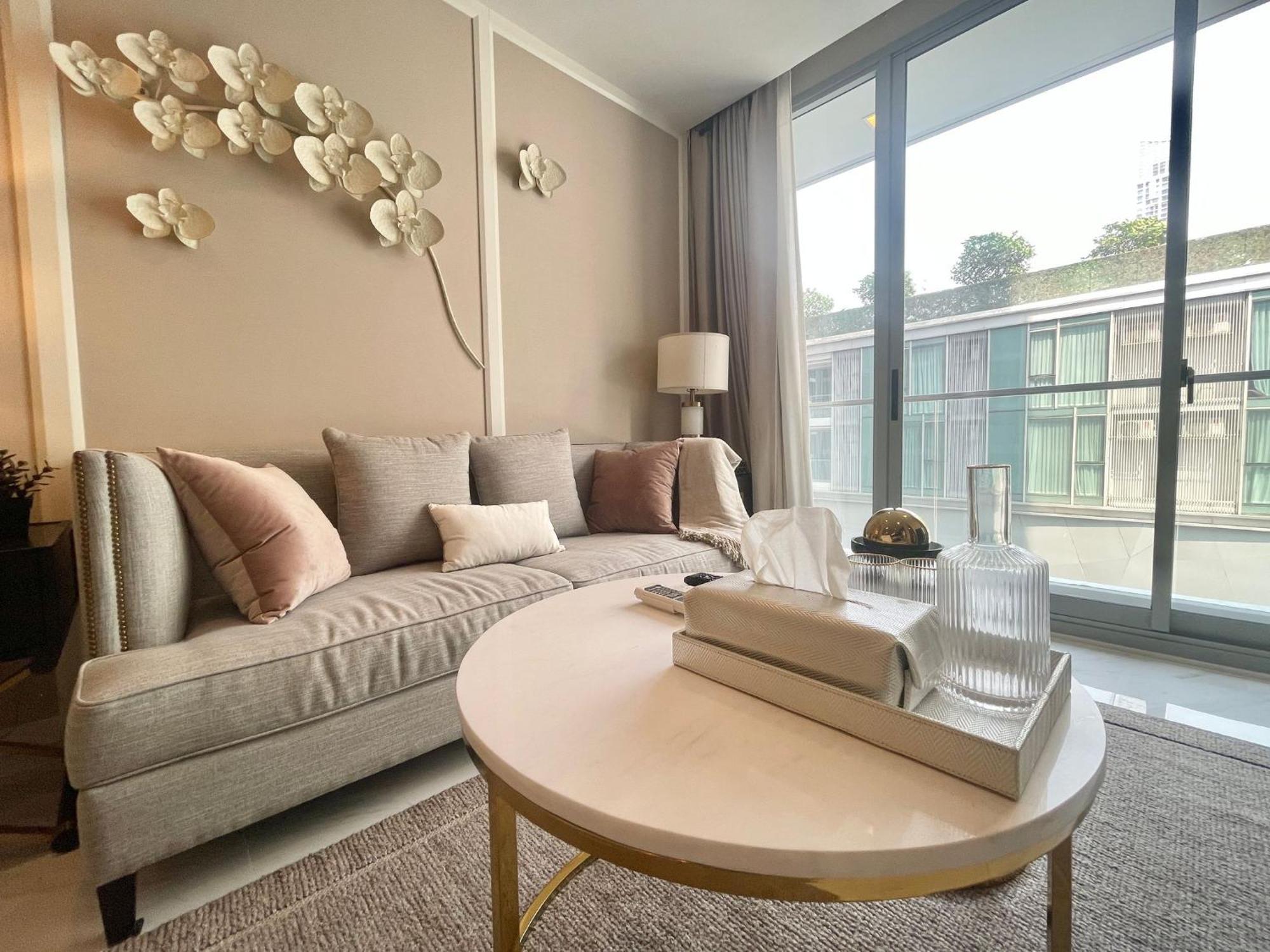 Luxury Sukhumvit Asoke Nana 65 Sqm Sleeps 4
