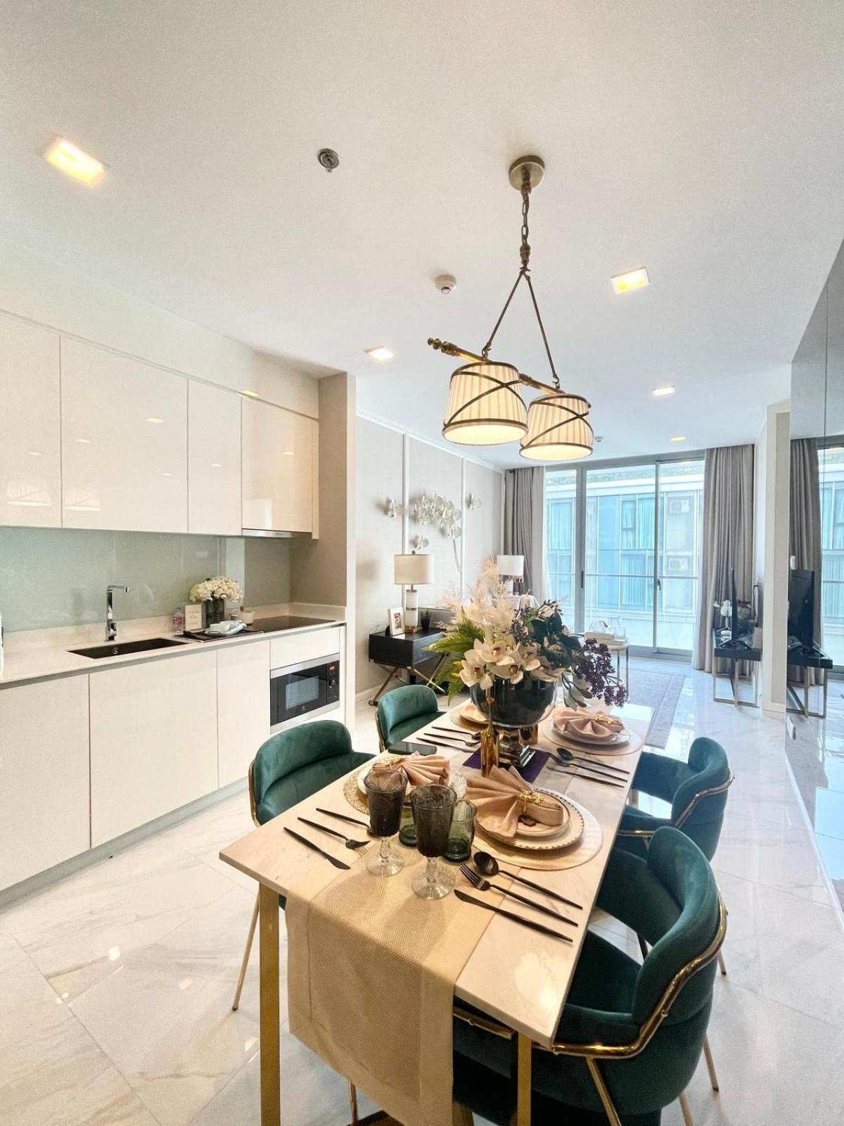 Luxury Sukhumvit Asoke Nana 65 Sqm Sleeps 4 Apartment
