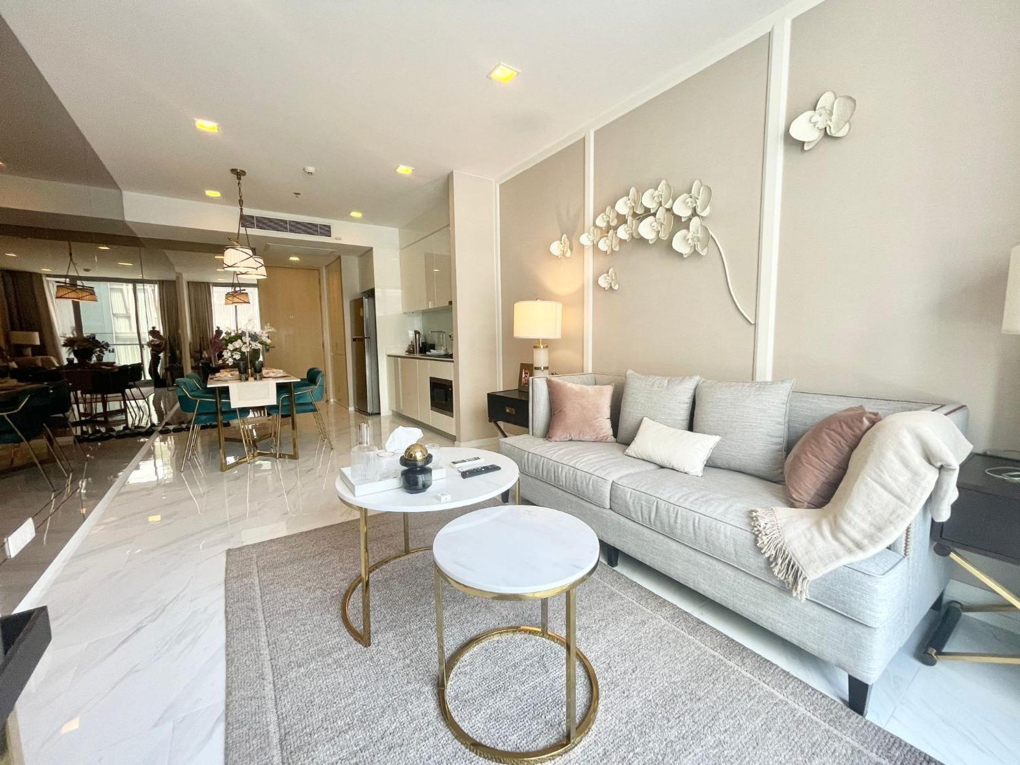 Luxury Sukhumvit Asoke Nana 65 Sqm Sleeps 4 Apartment