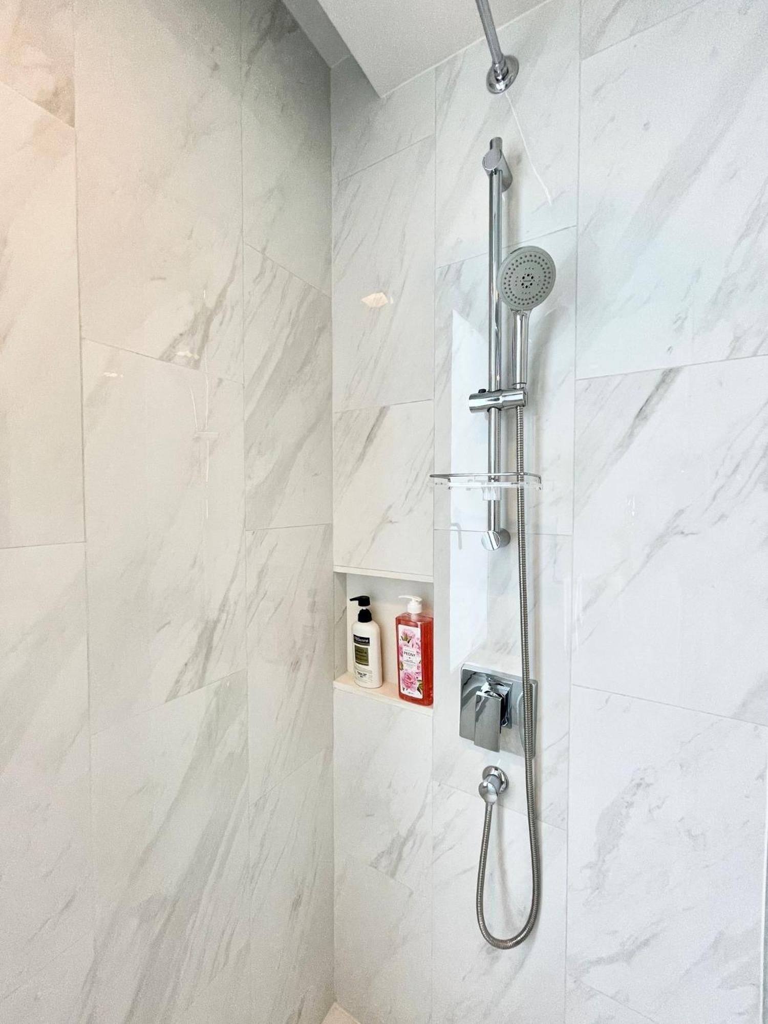 Apartment Luxury Sukhumvit Asoke Nana 65 Sqm Sleeps 4