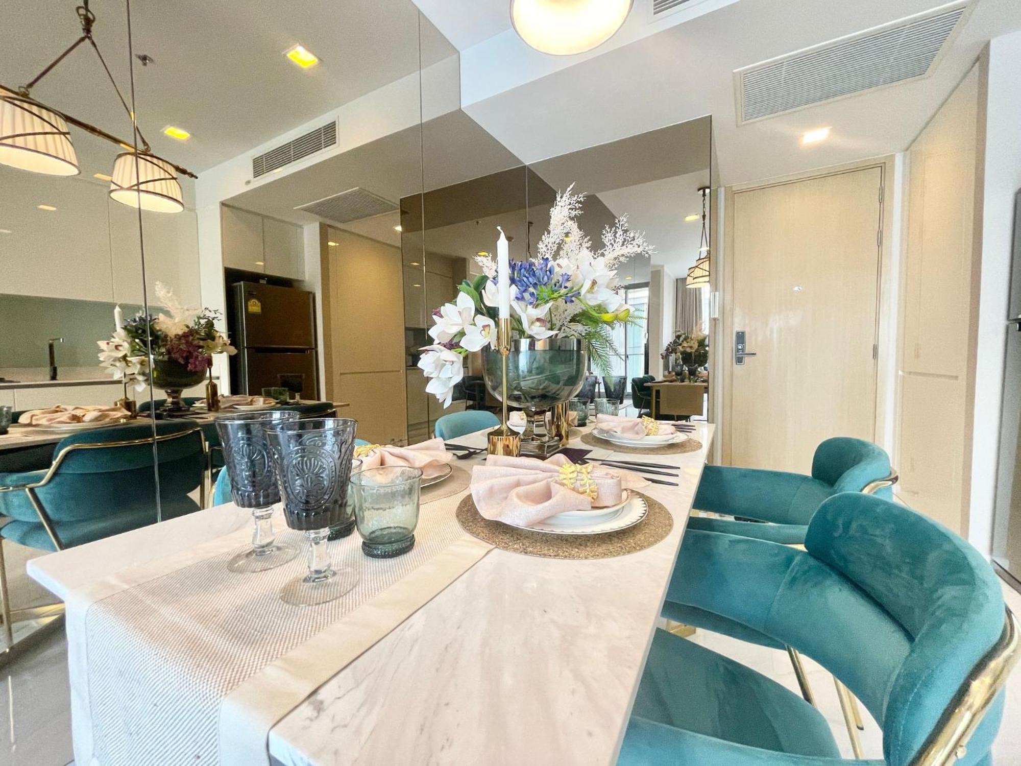 Luxury Sukhumvit Asoke Nana 65 Sqm Sleeps 4 Bangkok