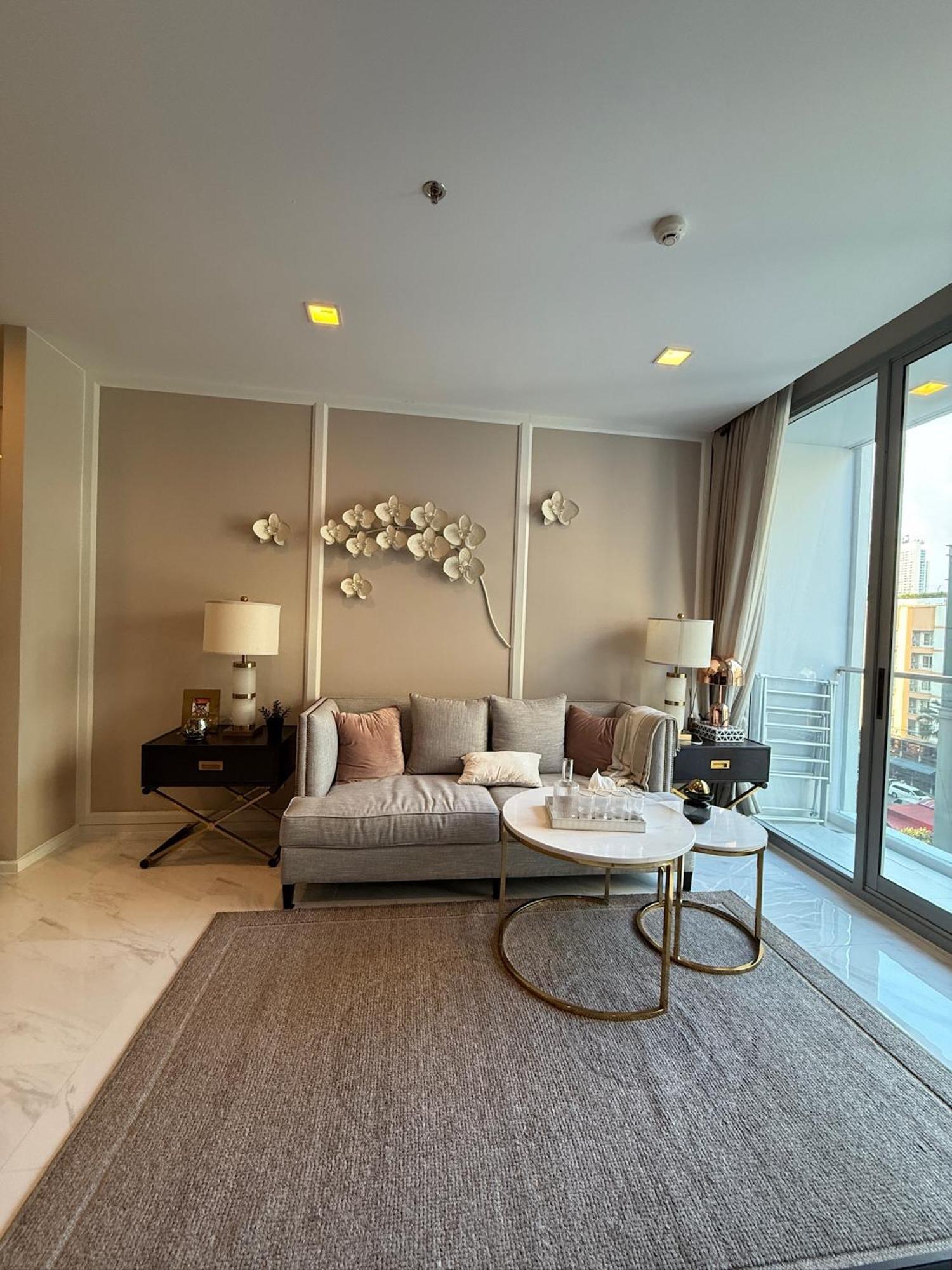 Luxury Sukhumvit Asoke Nana 65 Sqm Sleeps 4 Bangkok
