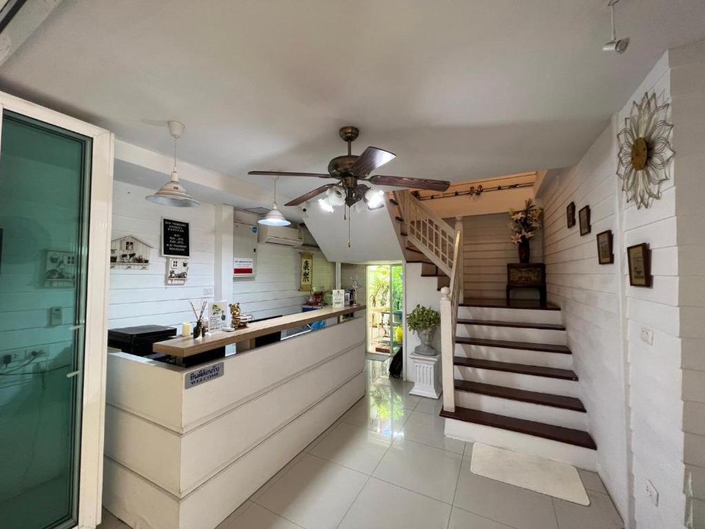 Hotel Ban Thungdang Housetel Bangkok