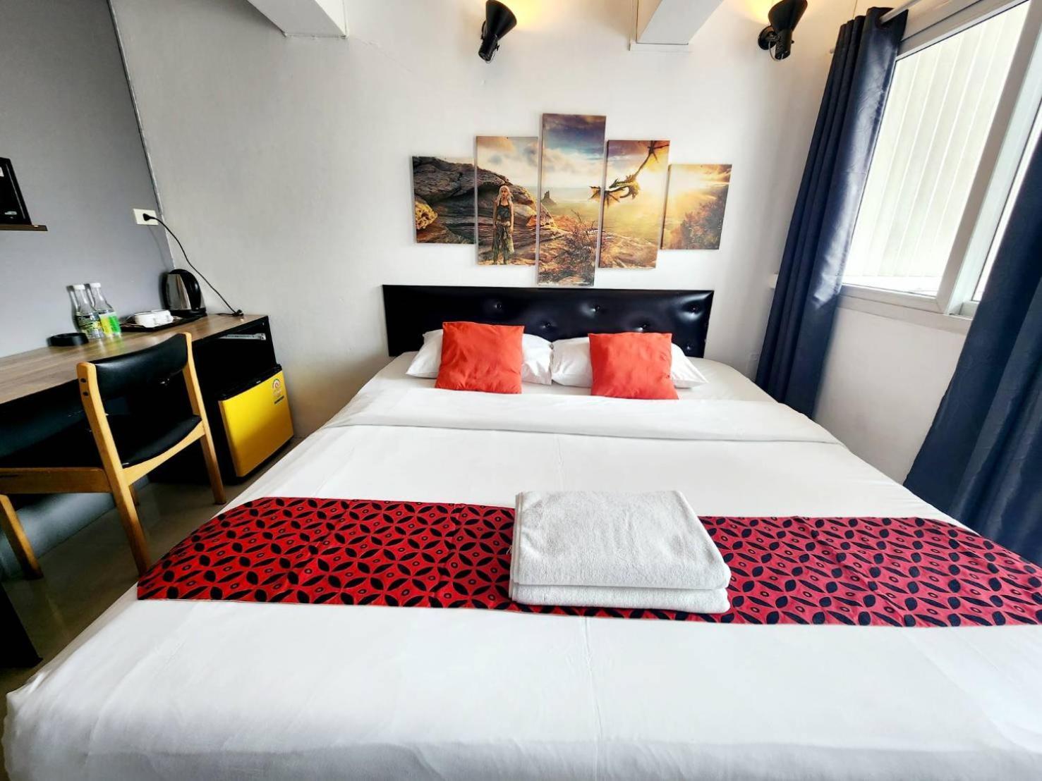 Hotel Casa Picasso Near Chabad House