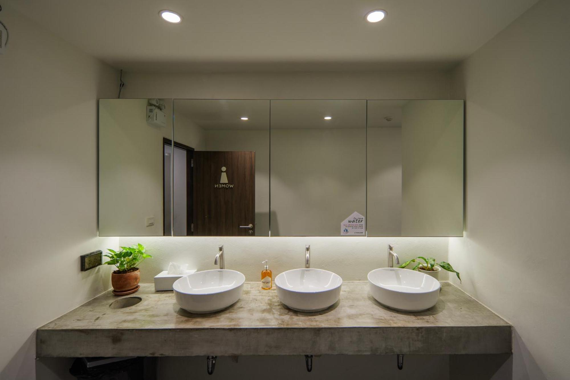 C'house Hostel Bangkok