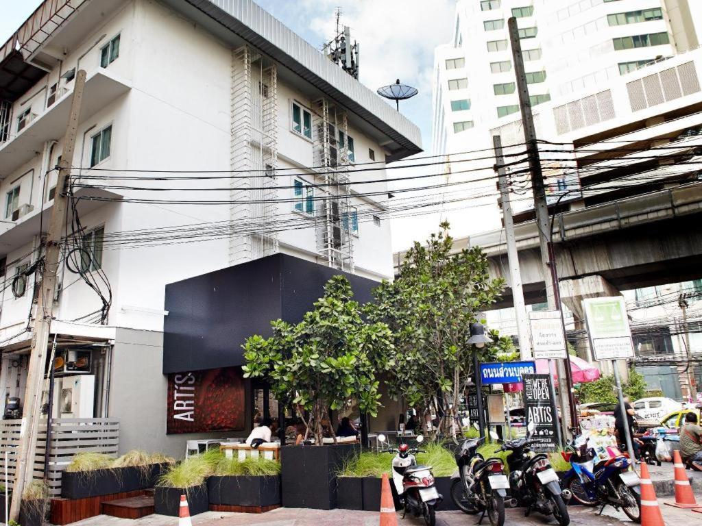 Hotel White House Asoke Sukhumvit 18