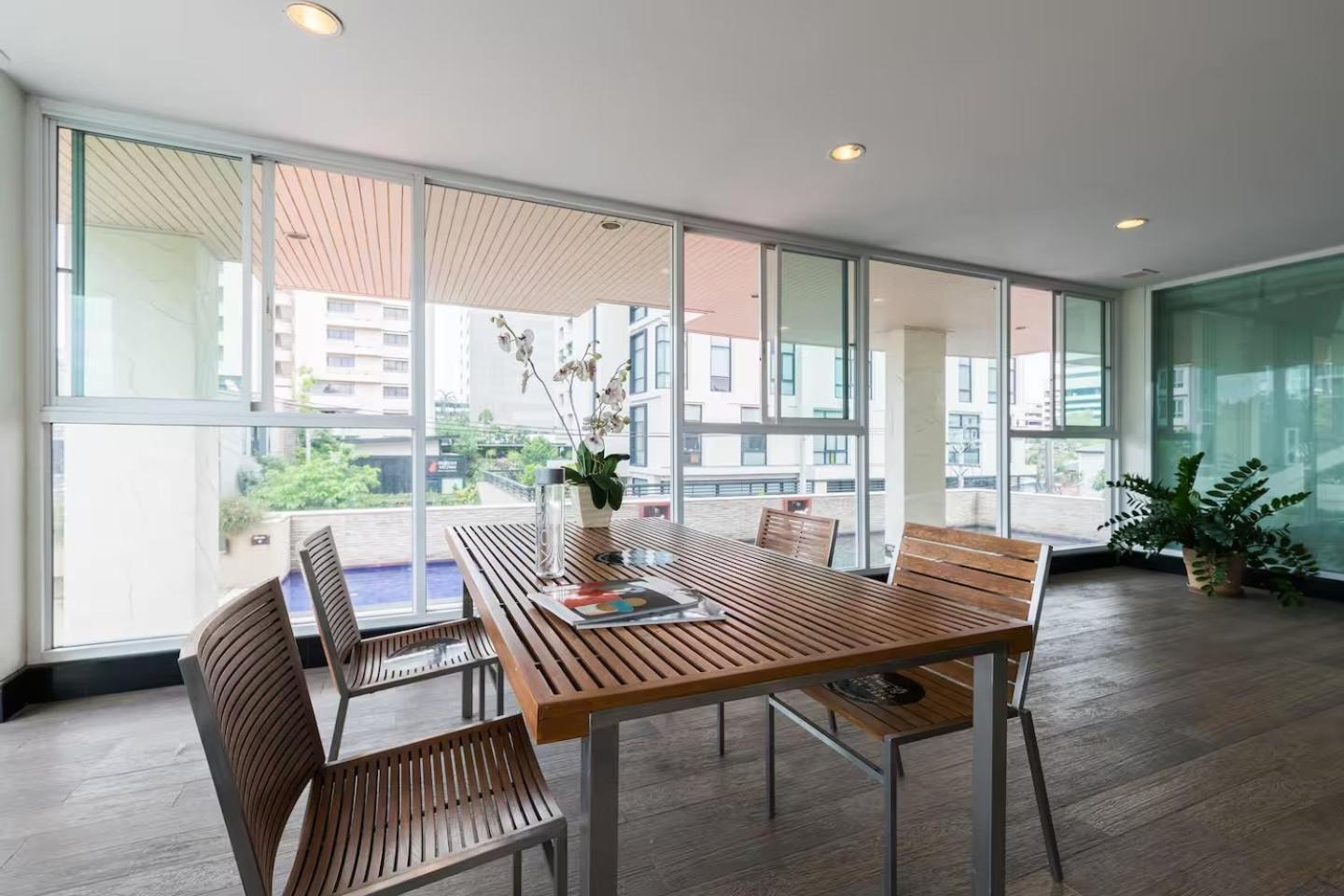 Patio Bts Sanam Pao Bangkok