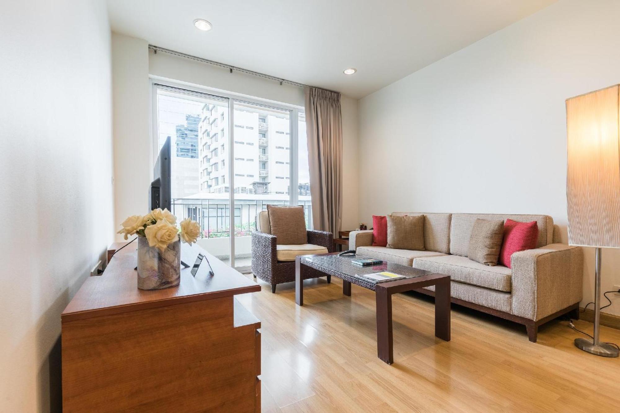 Patio Bts Sanam Pao Aparthotel Bangkok