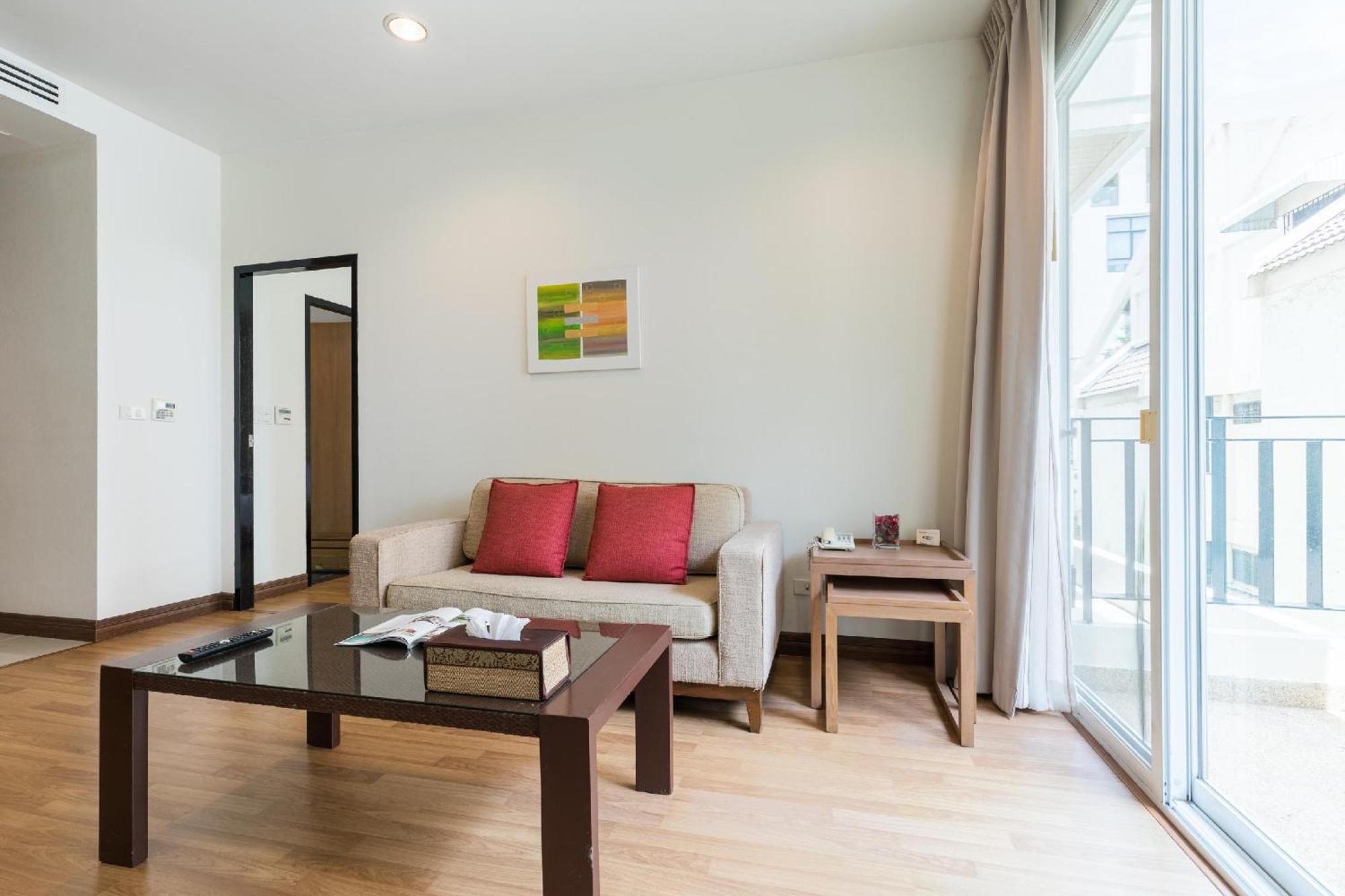 Patio Bts Sanam Pao 4* Bangkok