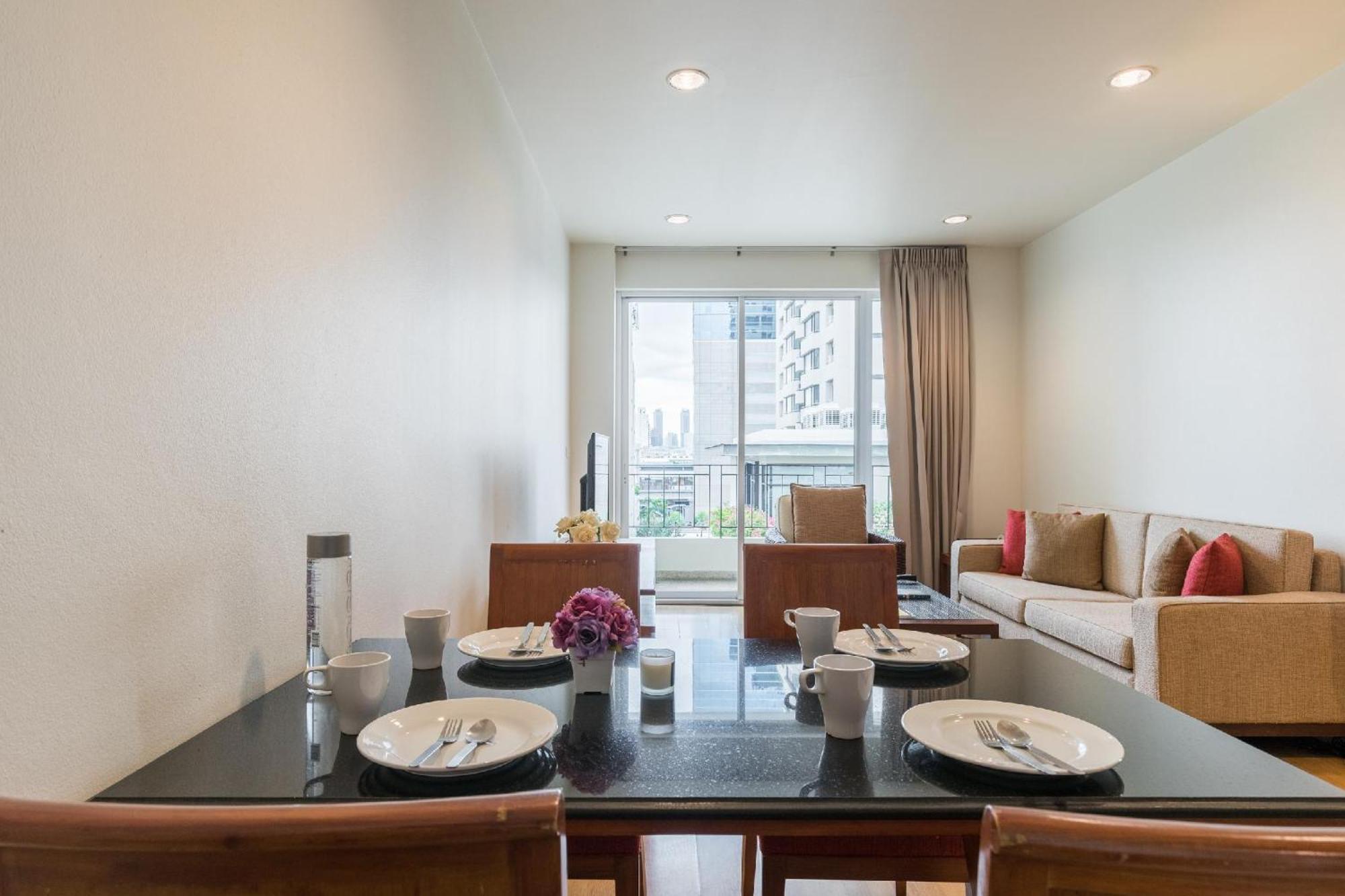 Patio Bts Sanam Pao 4* Bangkok