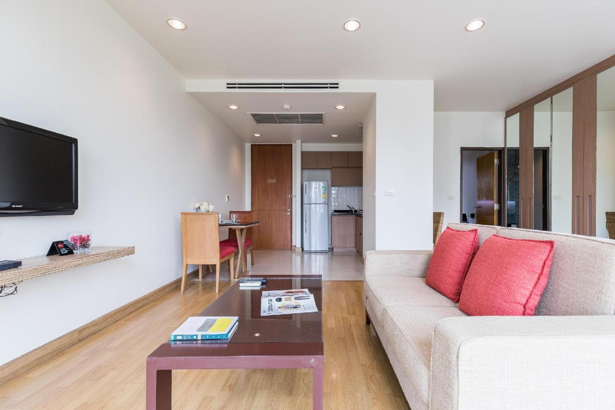 Aparthotel Patio Bts Sanam Pao 4*