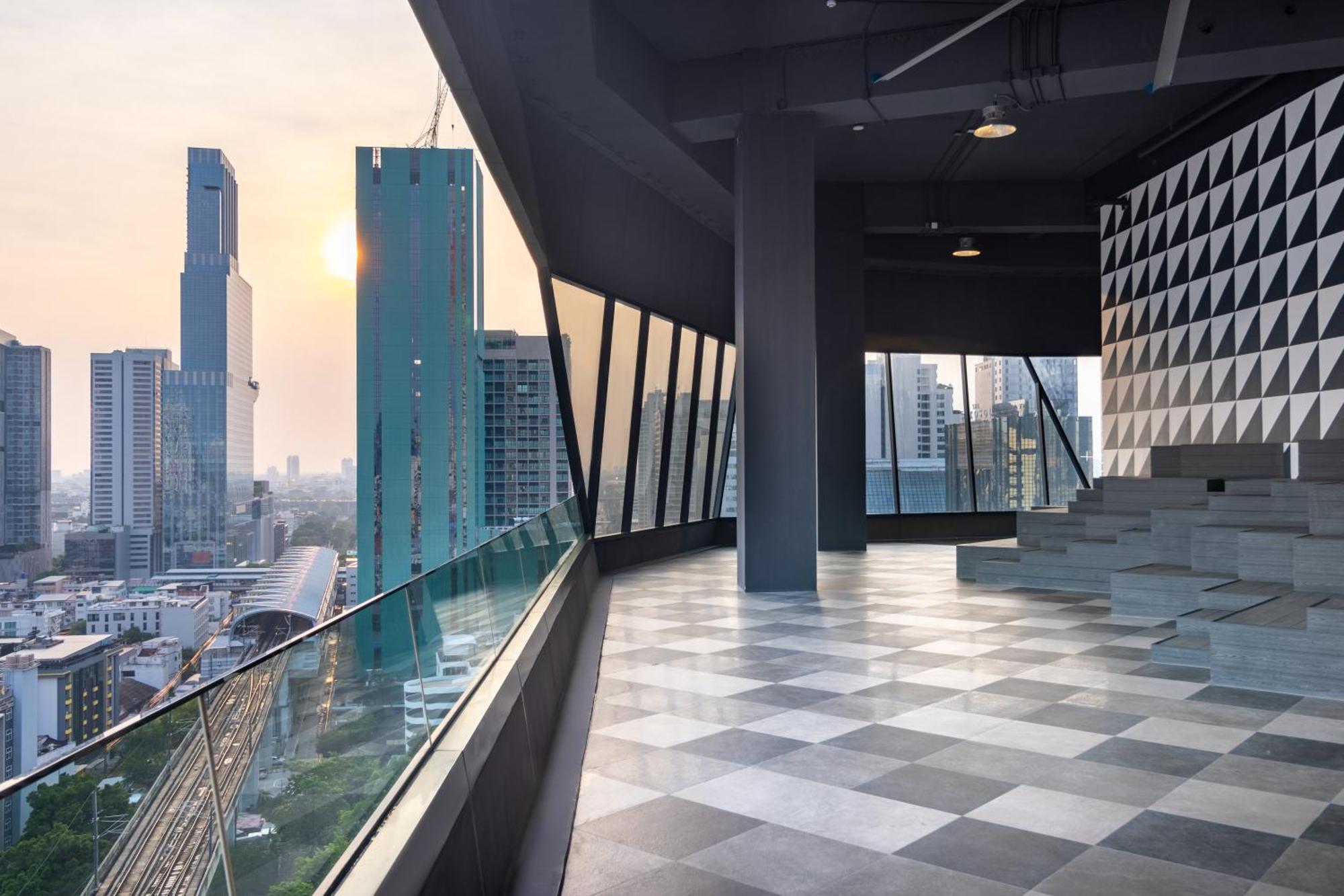 Queensland Hotel 4*
