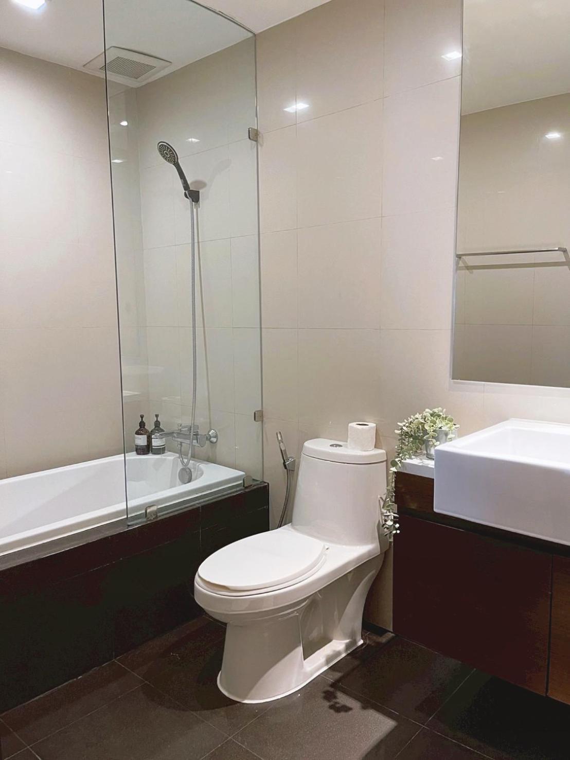 Luxury Skywalk Bts Thonglor Pool Gym And Netflix Bangkok