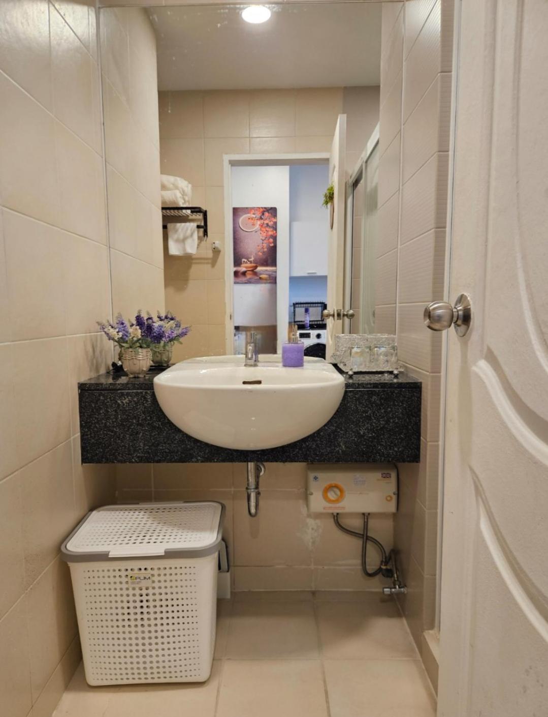 Free Airport Pick Up ! 12th Floor Cozy Room, 5 Mins Walk To Iconsiam & Bts