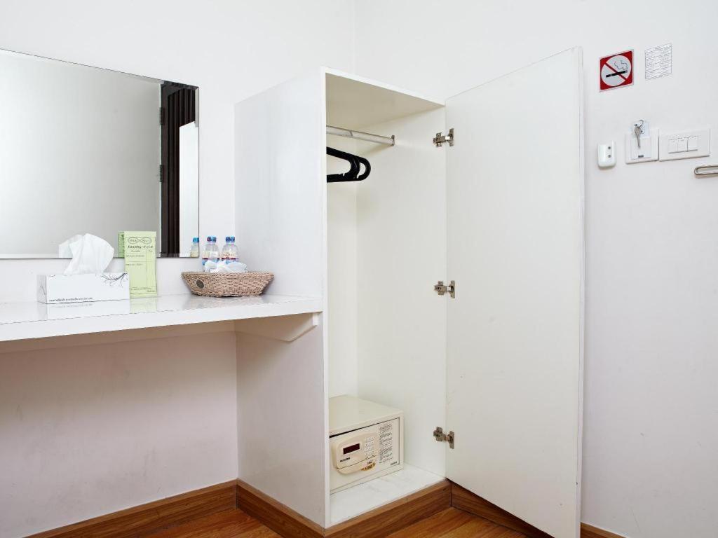 Hotel White House Asoke Sukhumvit 18 3*