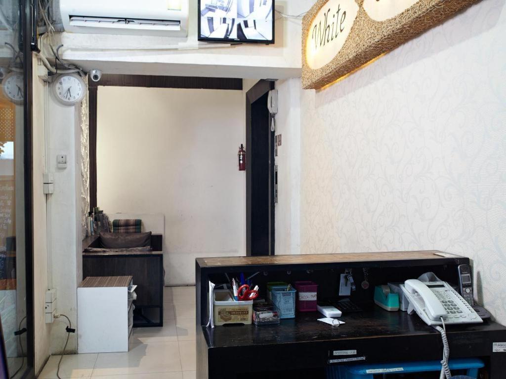 White House Asoke Sukhumvit 18 Hotel Bangkok