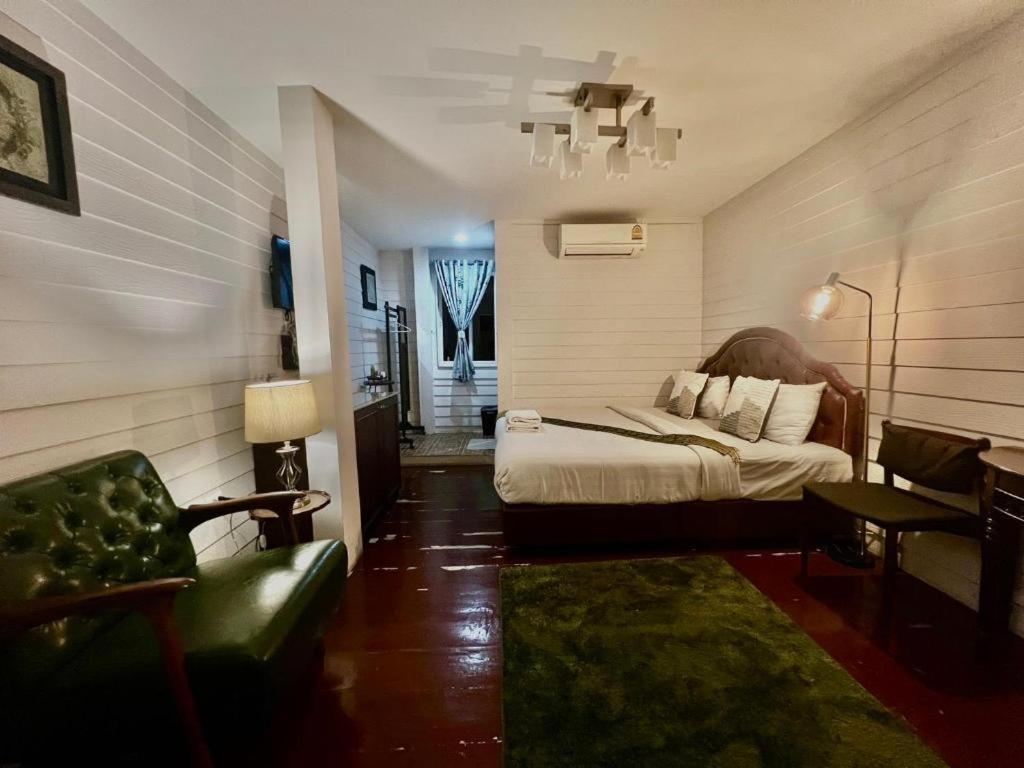 Hotel Ban Thungdang Housetel Bangkok